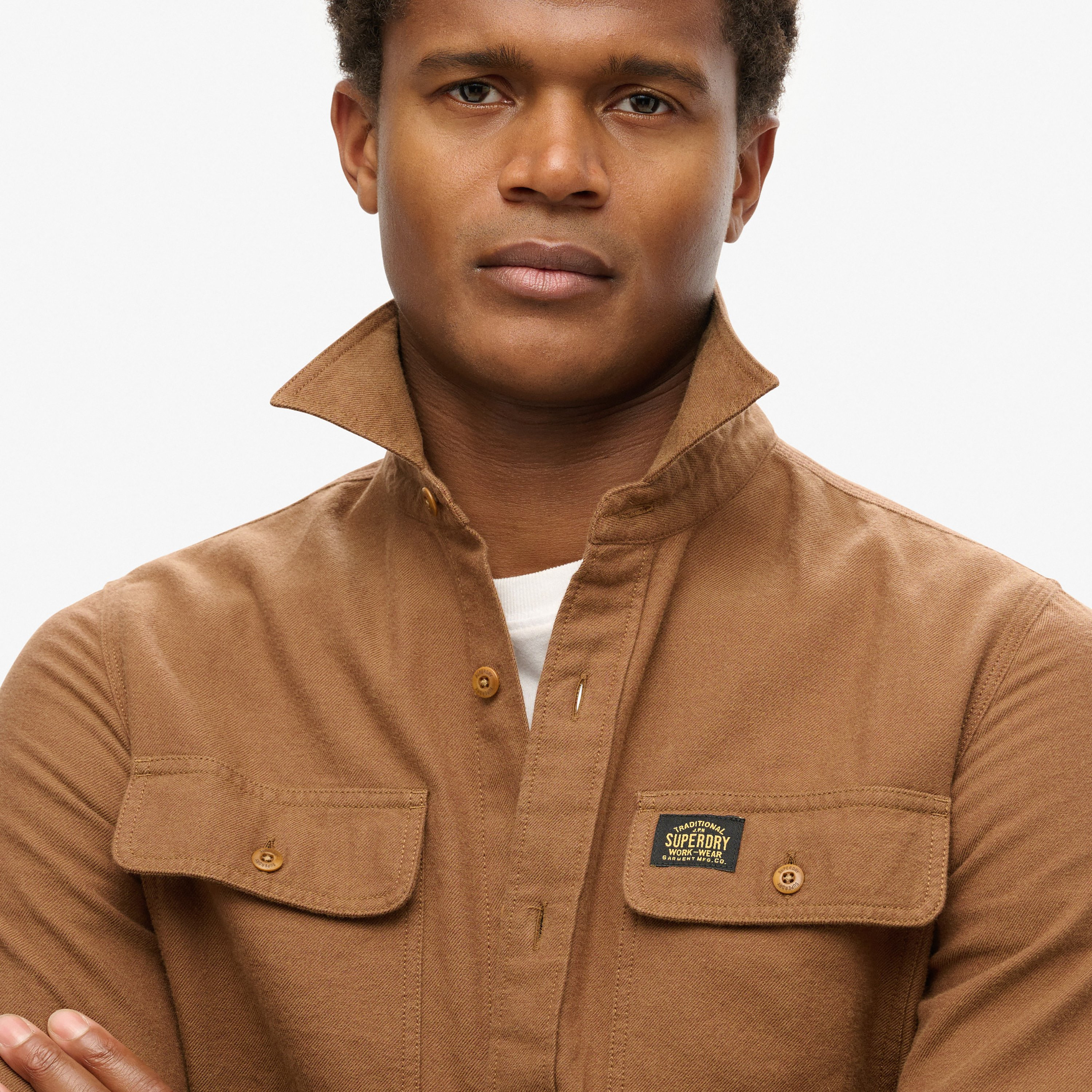 قميص رجالي سادة بأكمام طويلة وياقة مدببة من سوبردراي-men-clothing-shirts-image-3