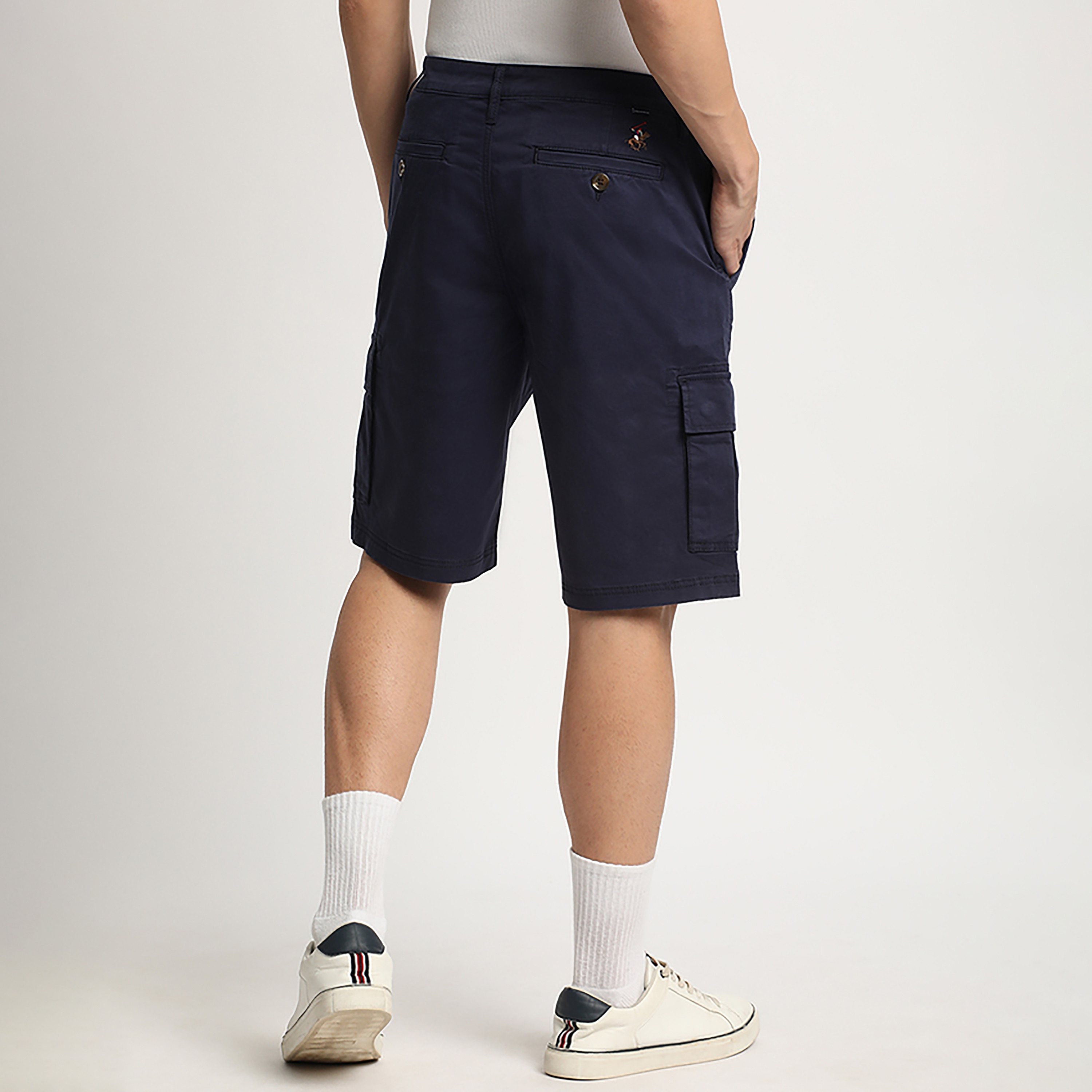 شورت رجالي كارغو سادة بخصر متوسط الارتفاع وزر وسحاب للإغلاق من بيفرلي هيلز بولو كلوب-men-clothing-bottoms-shorts-image-4