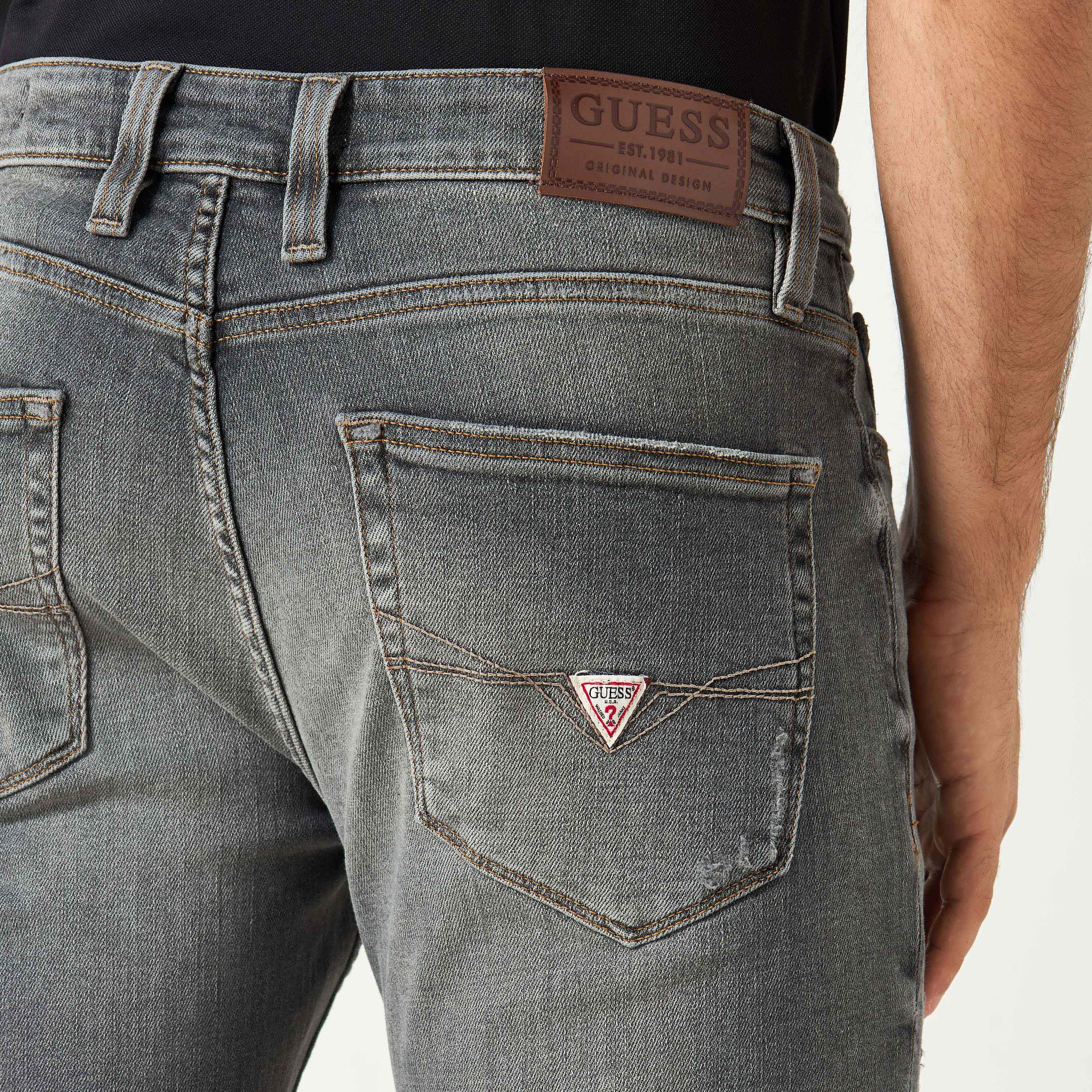 Guess Straight Fit Jeans with Pockets and Button Closure-PROMO_CP_OM_B3GET10PER_20241001-image-5