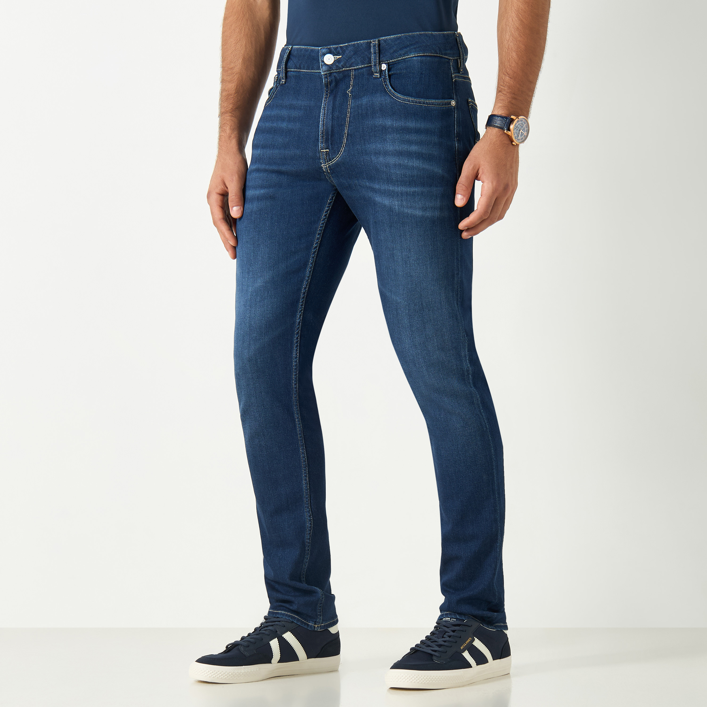 بنطلون جينز سادة بقصة سليم وجيوب من جيس-men-clothing-bottoms-jeans-image-1