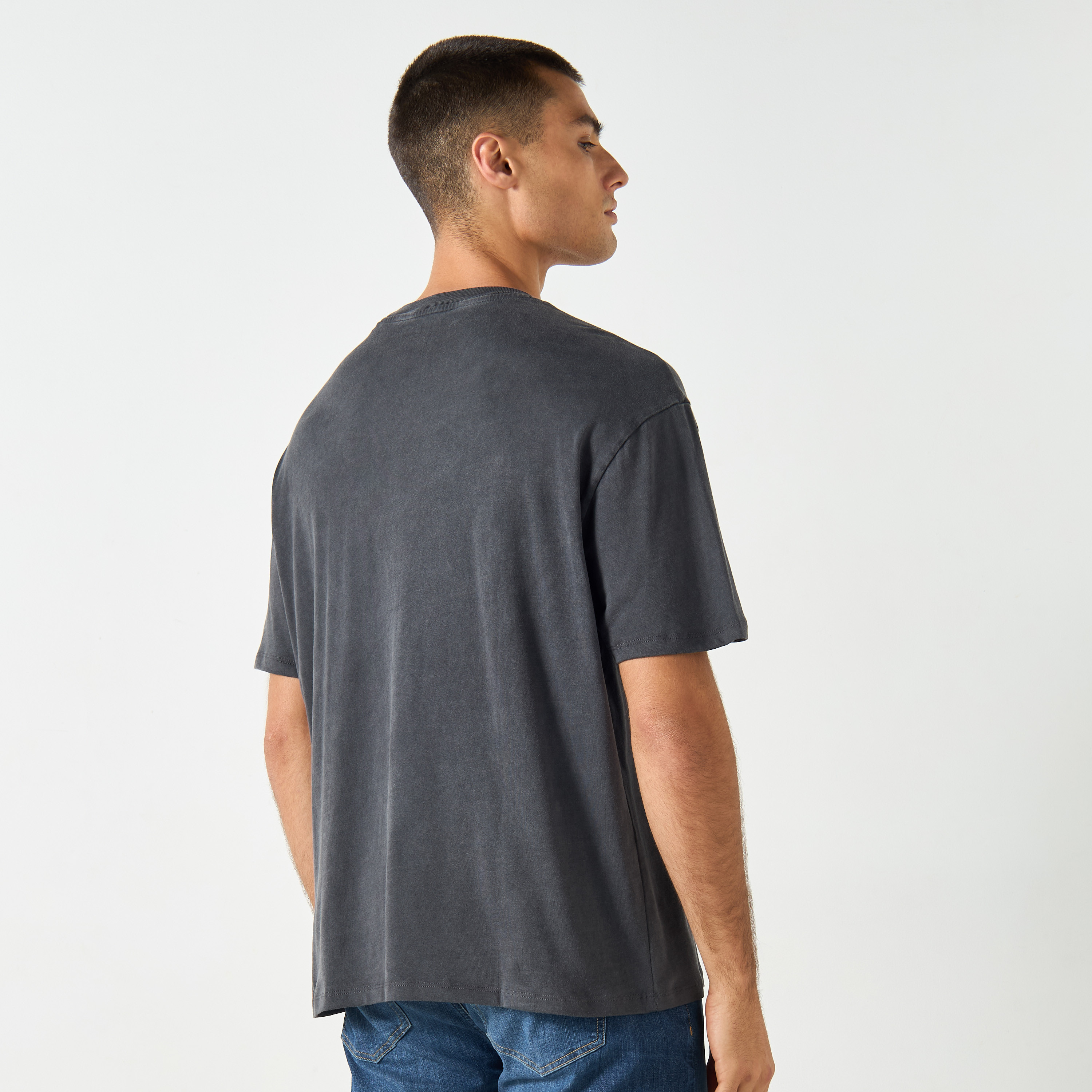 Guess Graphic Print Crew Neck T-shirt with Short Sleeves-men-clothing-tshirtsandpolos-tshirts-image-3