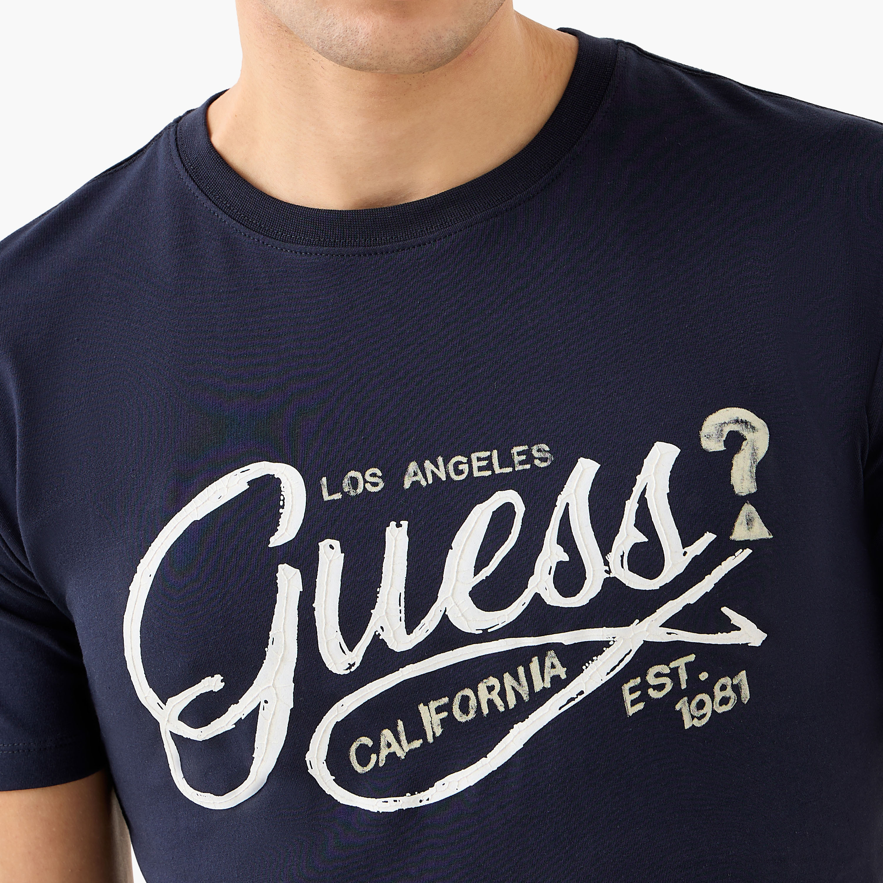 تيشيرت بأكمام قصيرة وطبعات شعار من جيس-men-clothing-tshirtsandpolos-tshirts-image-5