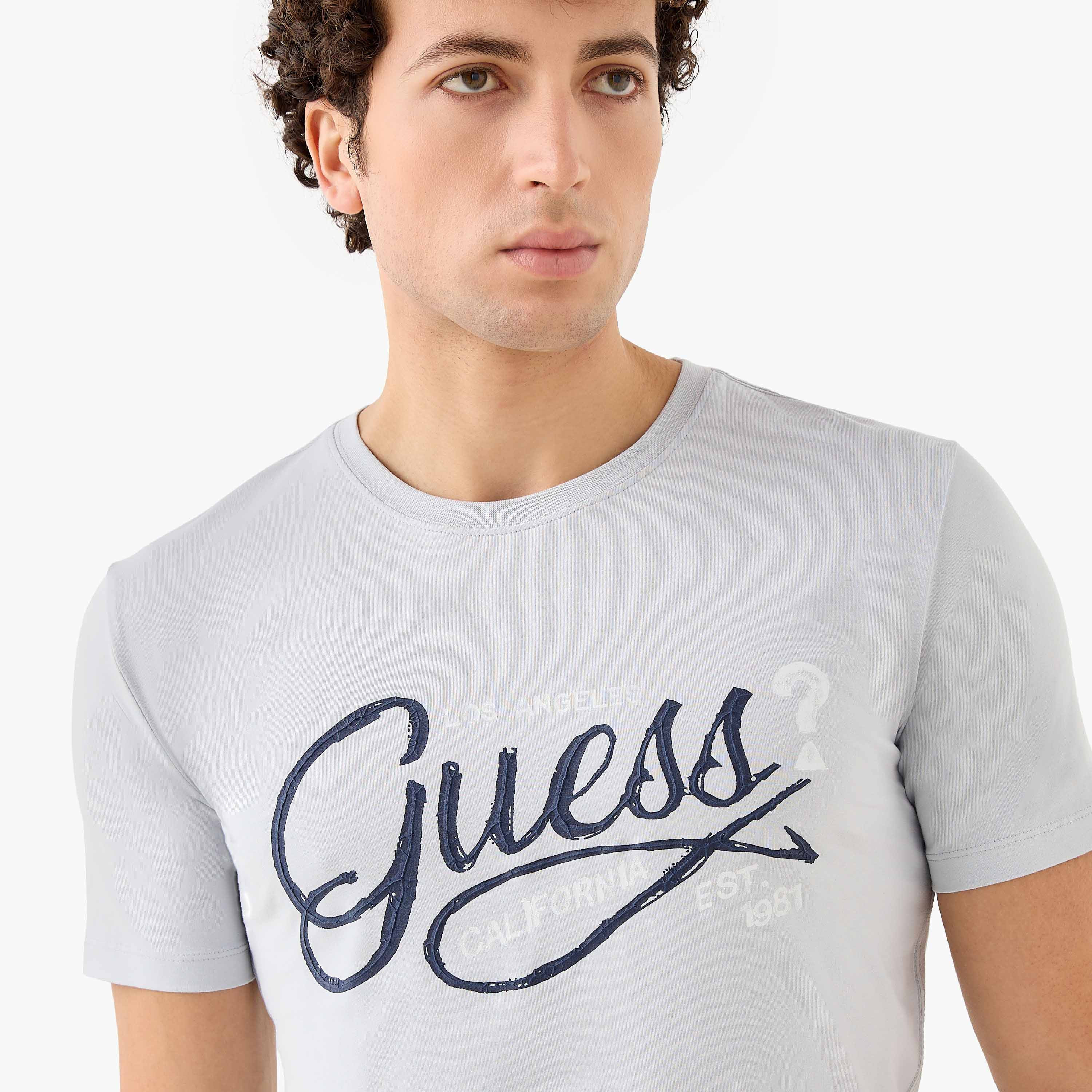 تيشيرت بأكمام قصيرة وطبعات شعار من جيس-men-clothing-tshirtsandpolos-tshirts-image-9