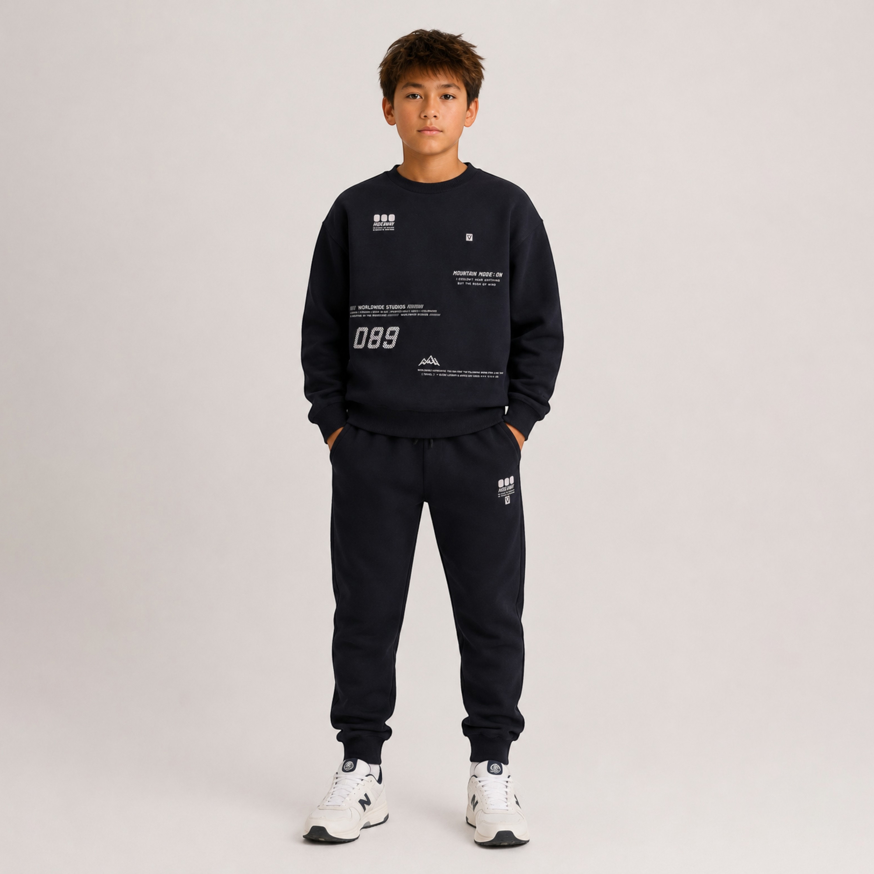 طقم سويت شيرت مطبوع بأكمام طويلة وبنطال جوجر من ديركجي-boys-clothing-setsandcoords-image-1