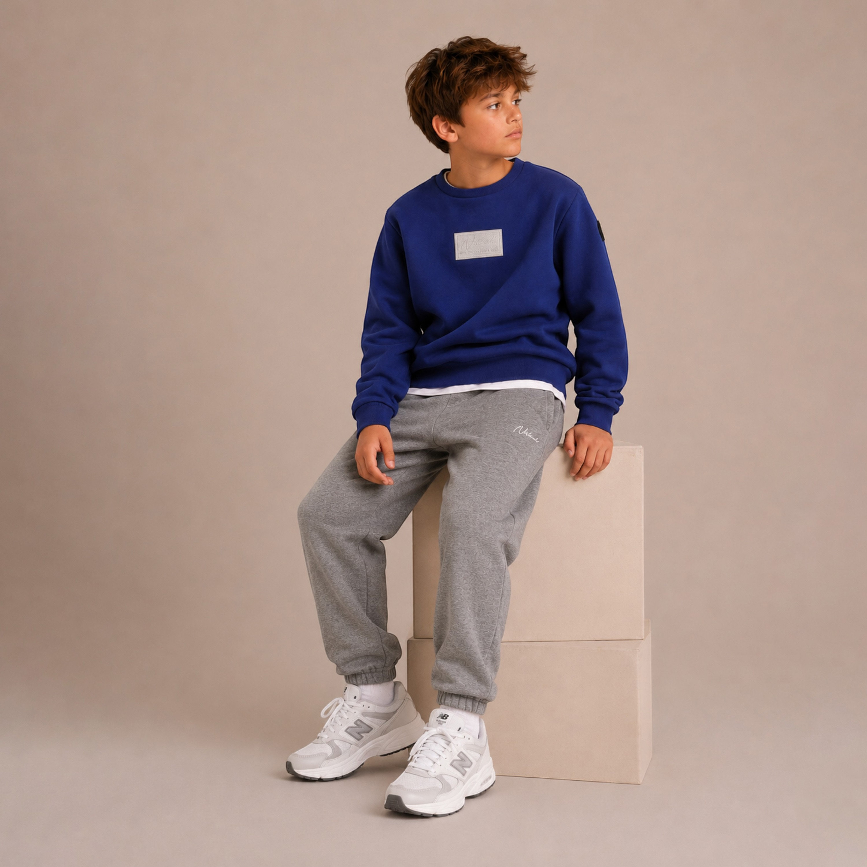 Dirkje Long Sleeves Chest Patch Sweatshirt-boys-clothing-sweatshirts-image-3