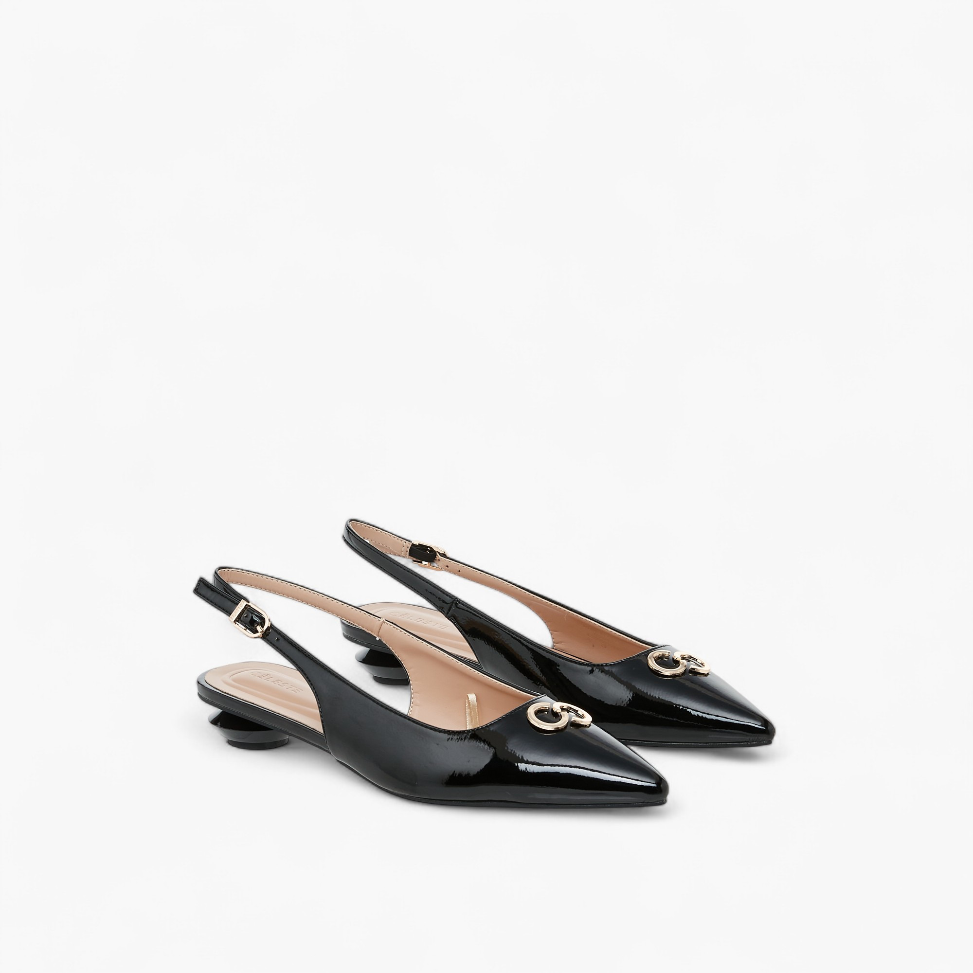 حذاء بمقدمة مدببة وإبزيم إغلاق وزينة ميتال للنساء من سيليست-women-shoes-heels-image-1