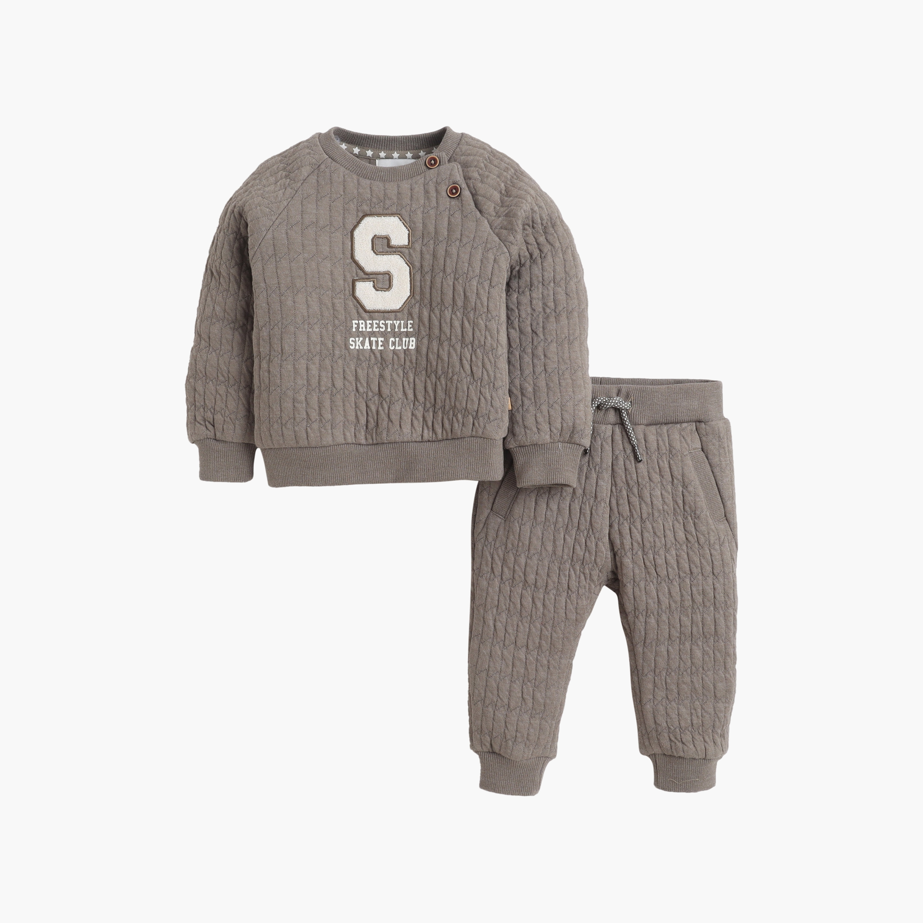 طقم سويت شيرت بأكمام طويلة بطبعة (Freestyle Skate Club) وبنطلون جوغر من ديركجي-baby-boys-clothing-setsandcoords-image-3