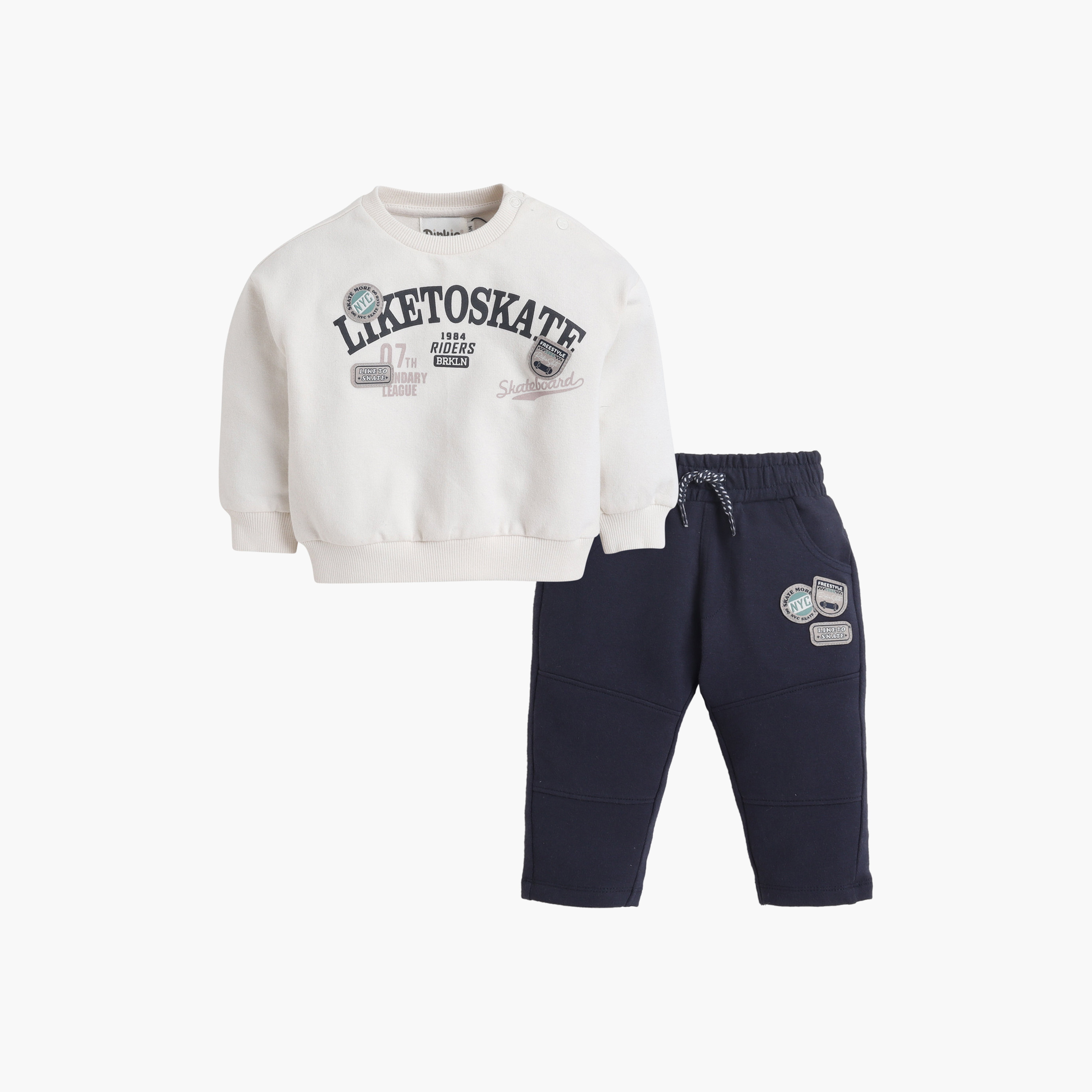 طقم سويت شيرت بأكمام طويلة بطبعة (Like To Skate) وبنطلون جوغر من ديركجي-baby-boys-clothing-setsandcoords-image-3