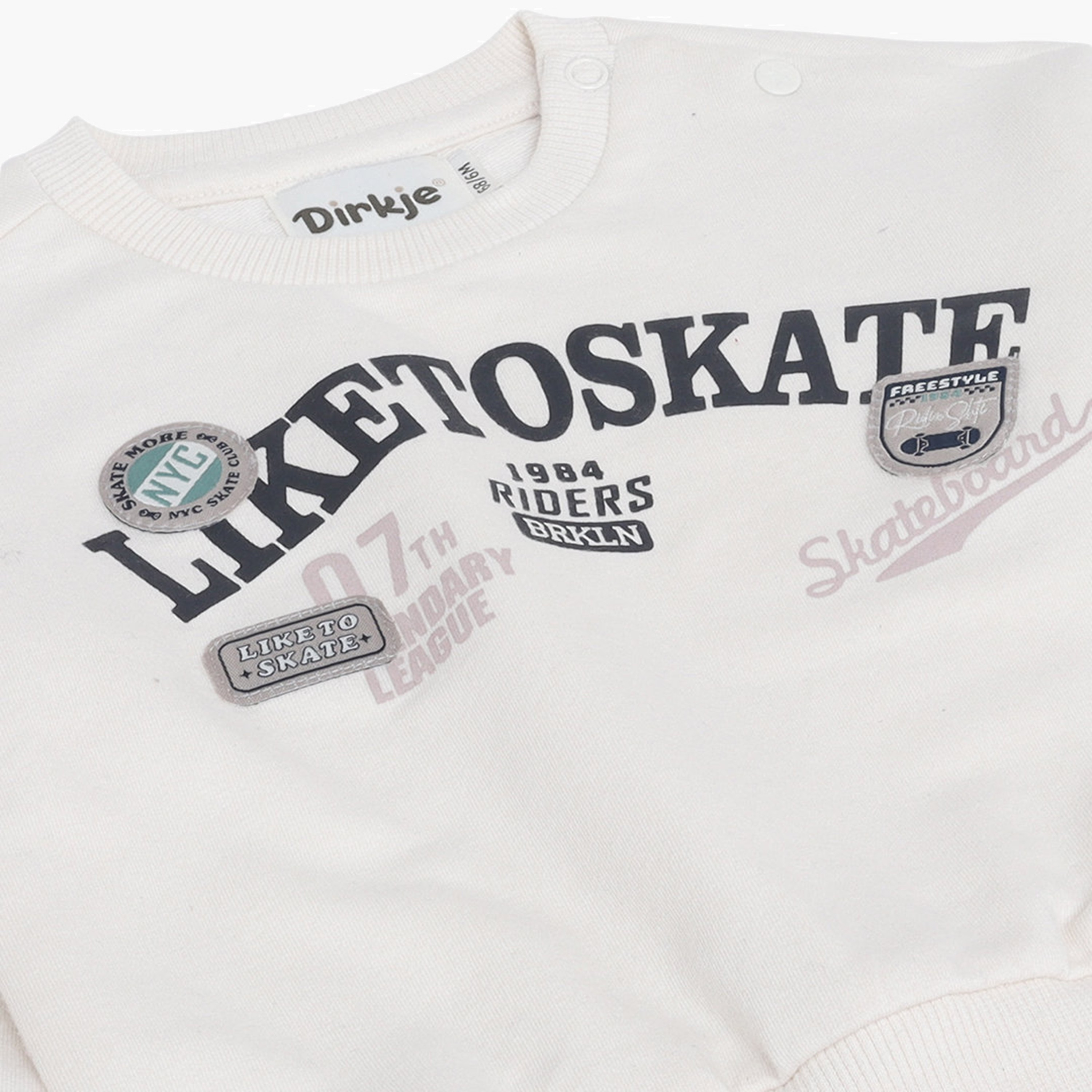 طقم سويت شيرت بأكمام طويلة بطبعة (Like To Skate) وبنطلون جوغر من ديركجي-baby-boys-clothing-setsandcoords-image-7