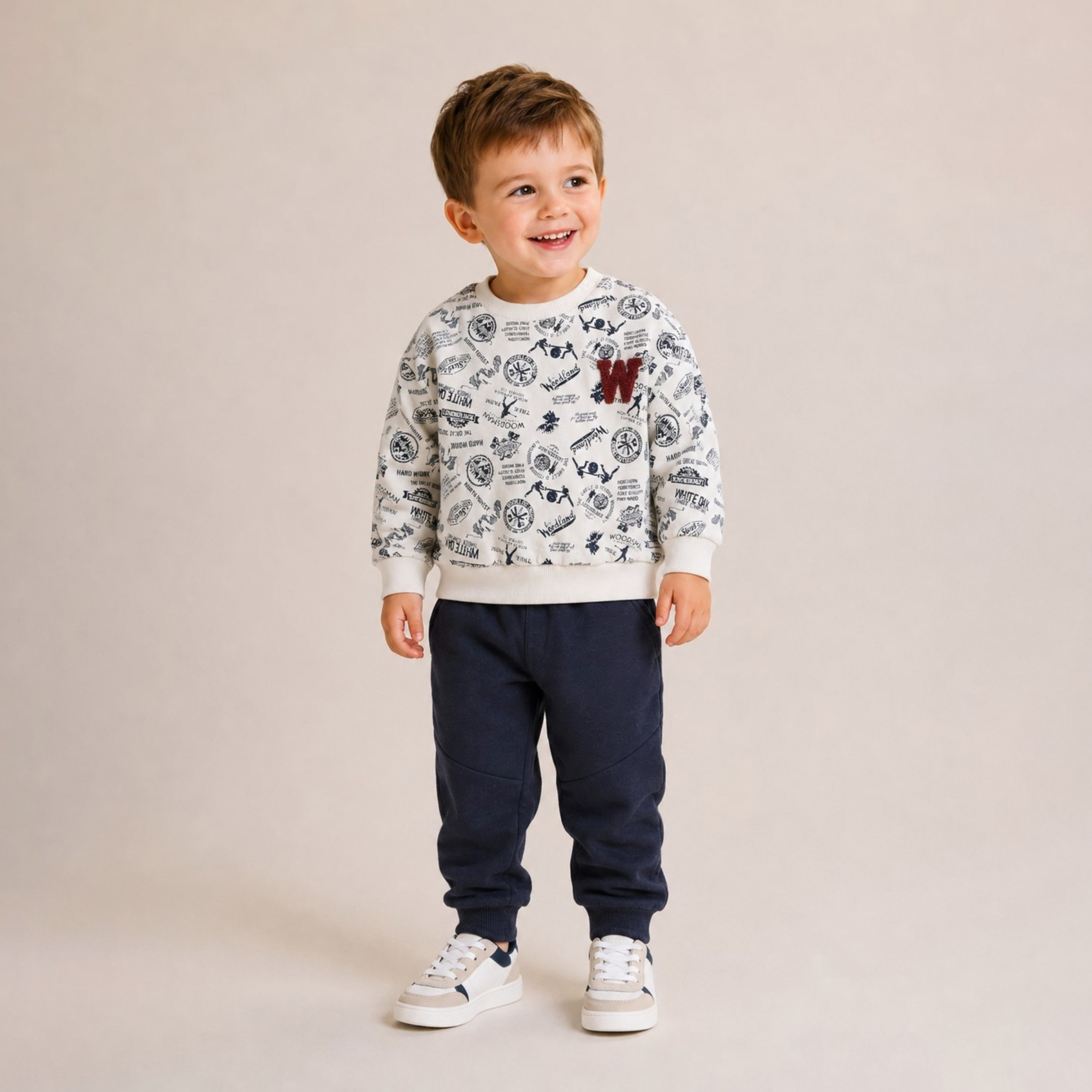 طقم سويت شيرت مطبوع بأكمام طويلة وبنطال جوجر من ديركجي-boys-clothing-setsandcoords-image-1