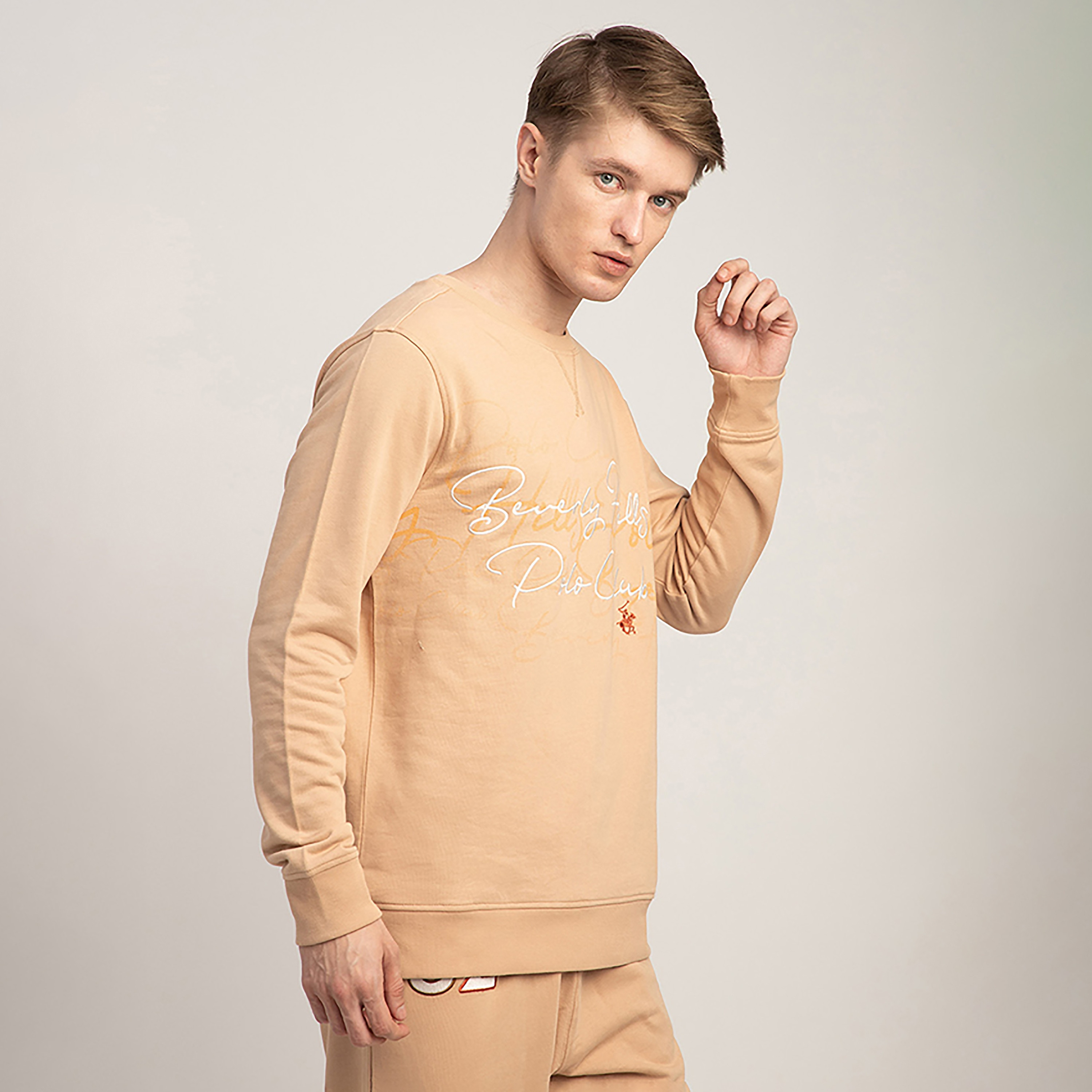 سويت شيرت رجالي بياقة مستديرة وأكمام طويلة مطرز من بيفرلي هيلز بولو كلوب-men-winterwear-hoodiesandsweatshirts-image-4
