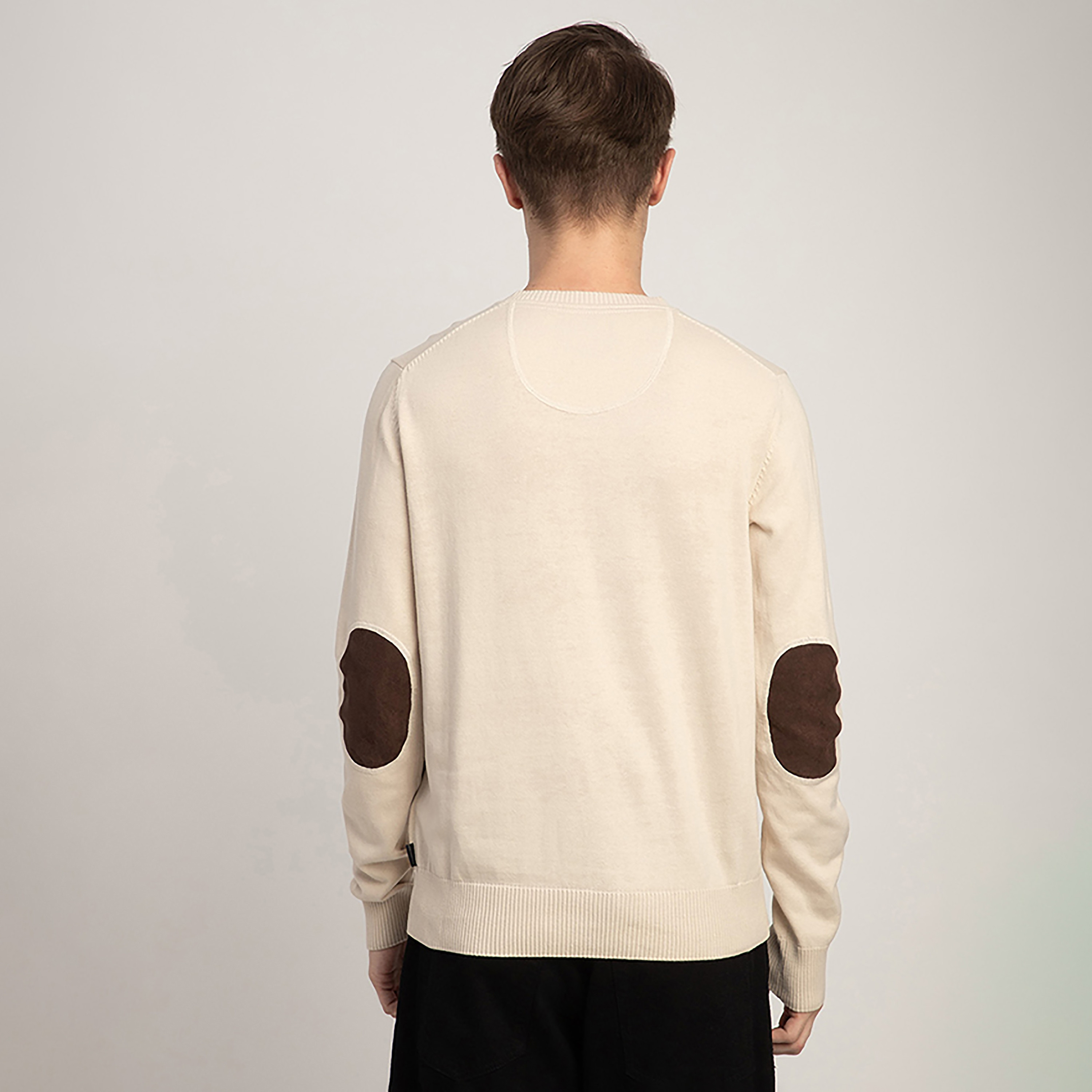 كنزة صوفية رجالية سادة برقبة على شكل V وأكمام طويلة من بيفرلي هيلز بولو كلوب-men-clothing-sweatersandpullovers-image-10