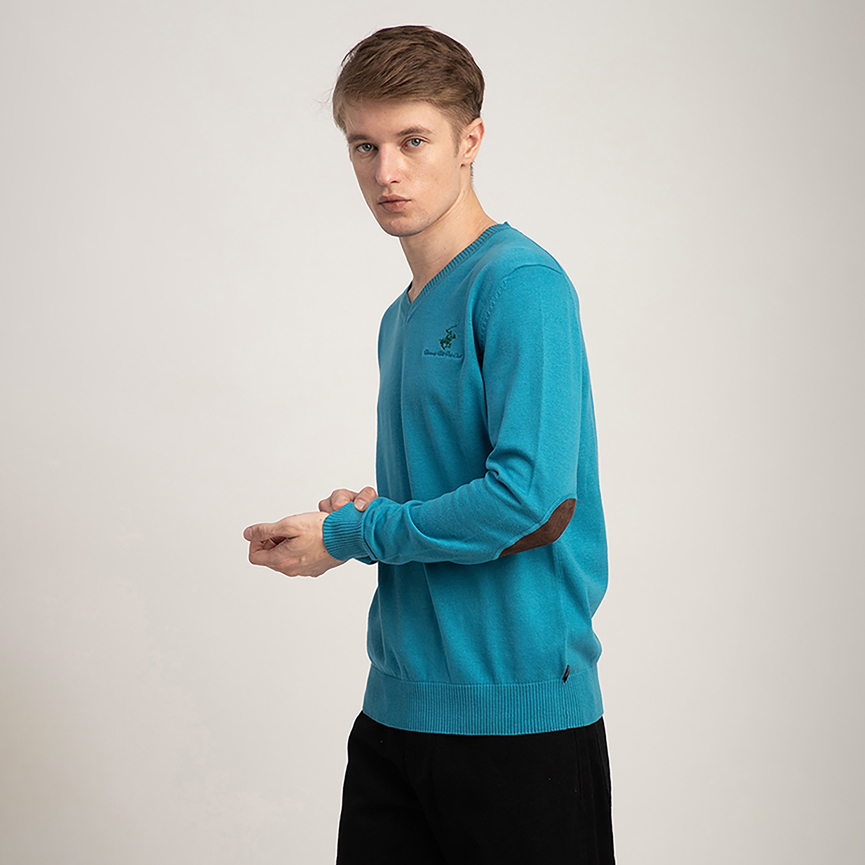 Beverly Hills Polo Club Plain V-Neck Long Sleeves Men's Pullover-men-clothing-sweatersandpullovers-image-2