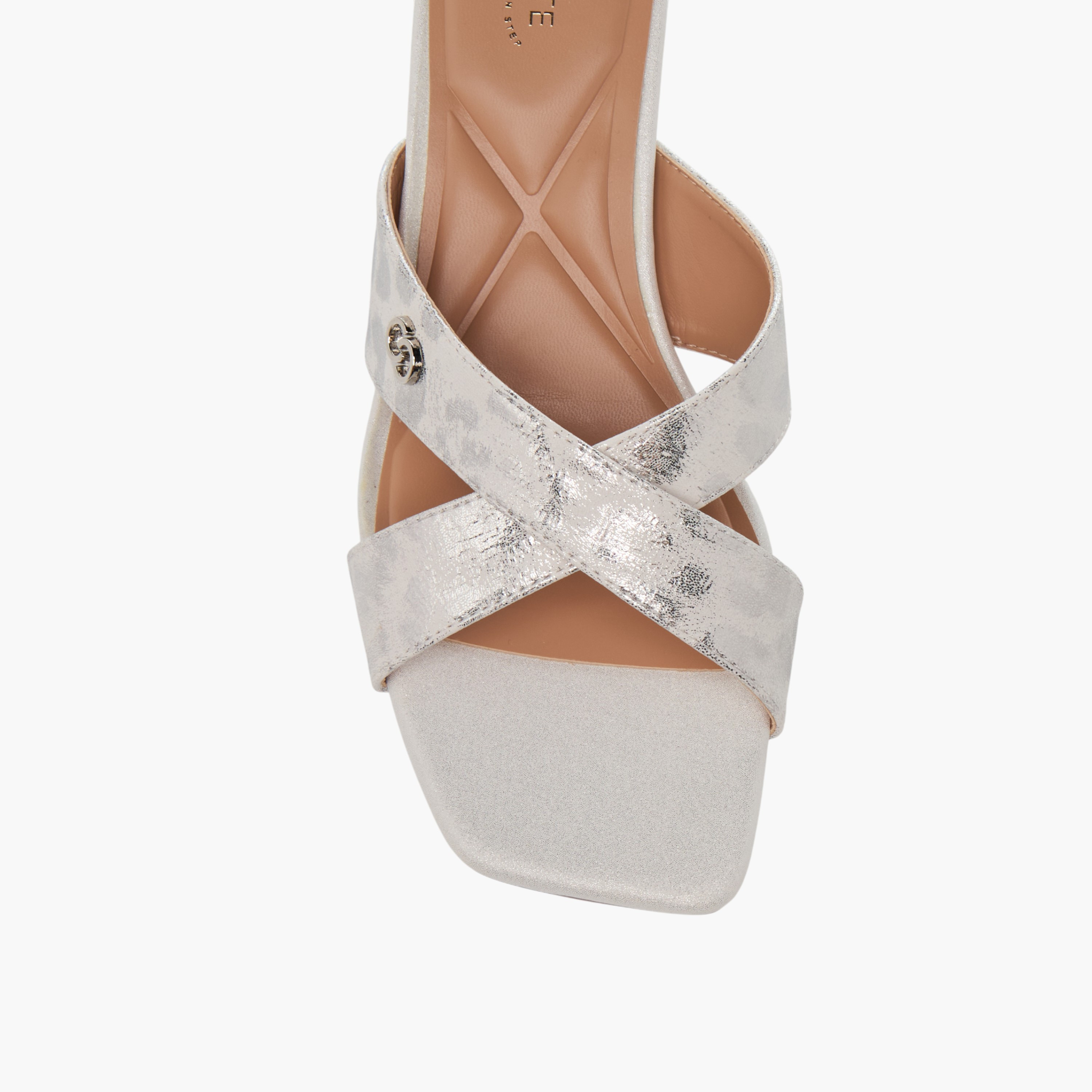صندل بأحزمة متقاطعة وكعب صغير للنساء من سيليست-women-shoes-sandals-heeled-image-4