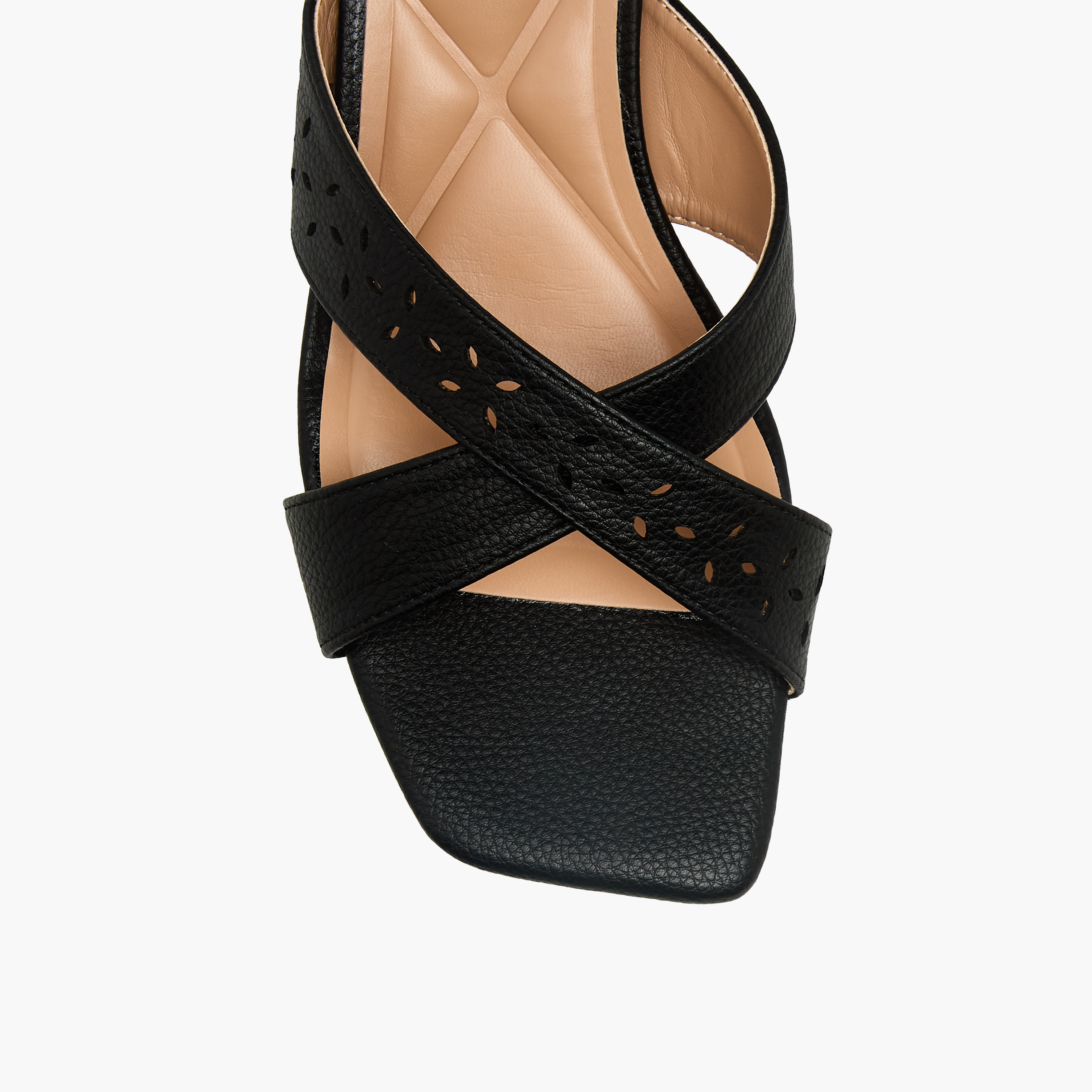 صندل بكعب مدبب وحزام متقاطع للنساء من سيليست-women-shoes-sandals-heeled-image-4