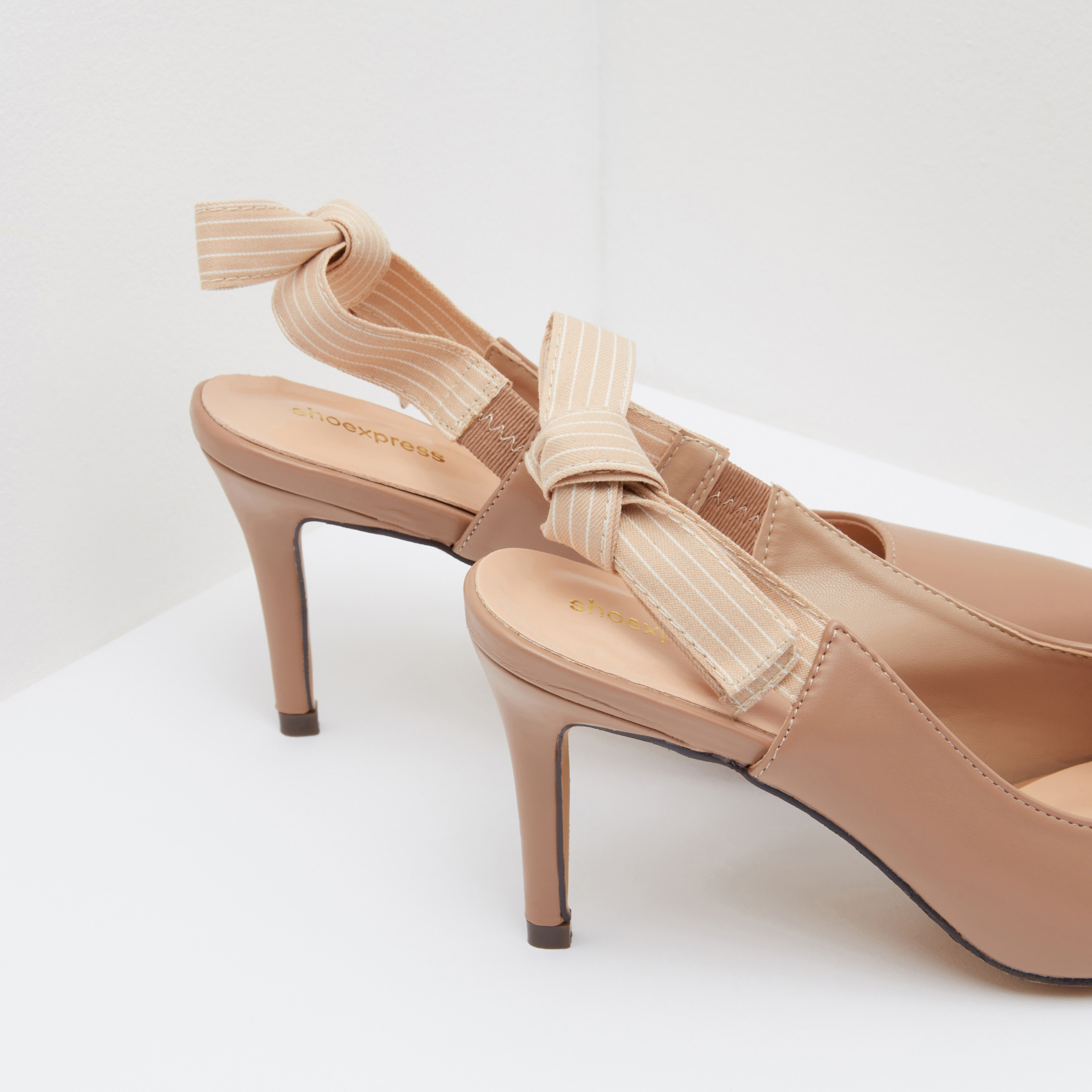 حذاء كلاسيكي بكعب ستيليتو وحزام خلفي بعقدة-women-shoes-heels-image-3
