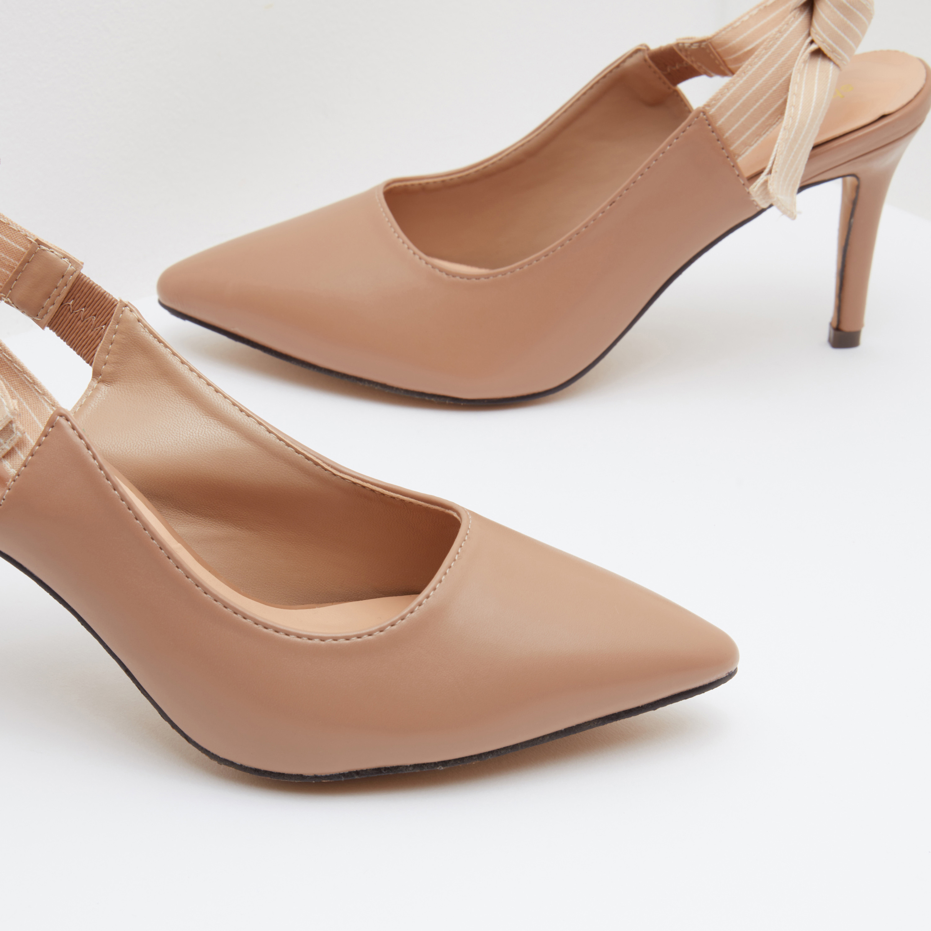 حذاء كلاسيكي بكعب ستيليتو وحزام خلفي بعقدة-women-shoes-heels-image-4