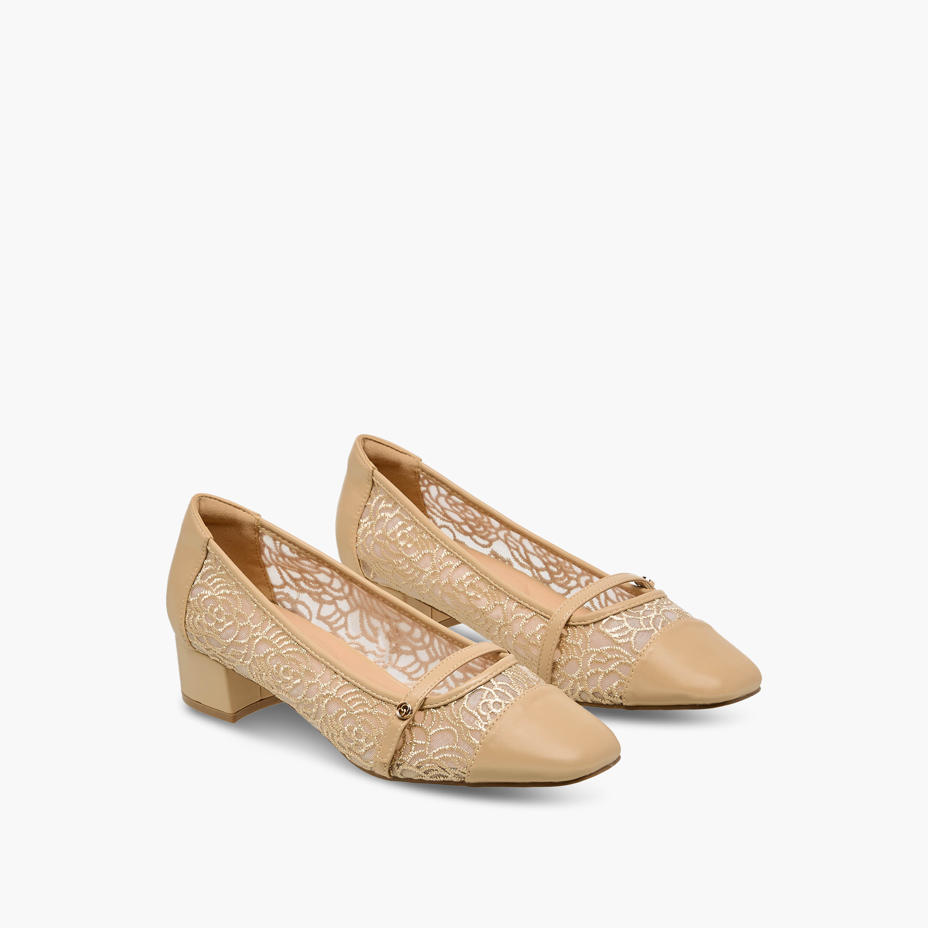 حذاء بومب بكعب سميك وتفاصيل دانتيل للنساء من سيليست-women-shoes-sandals-heeled-image-1