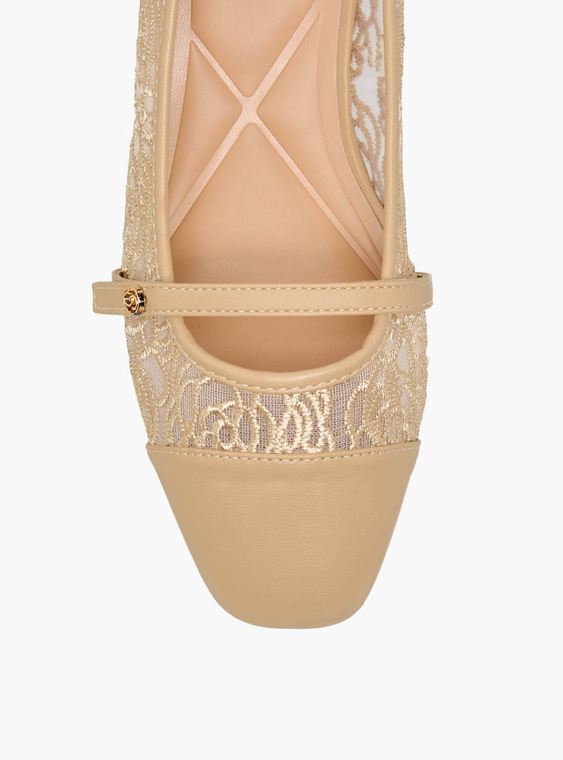 حذاء بومب بكعب سميك وتفاصيل دانتيل للنساء من سيليست-women-shoes-sandals-heeled-image-5