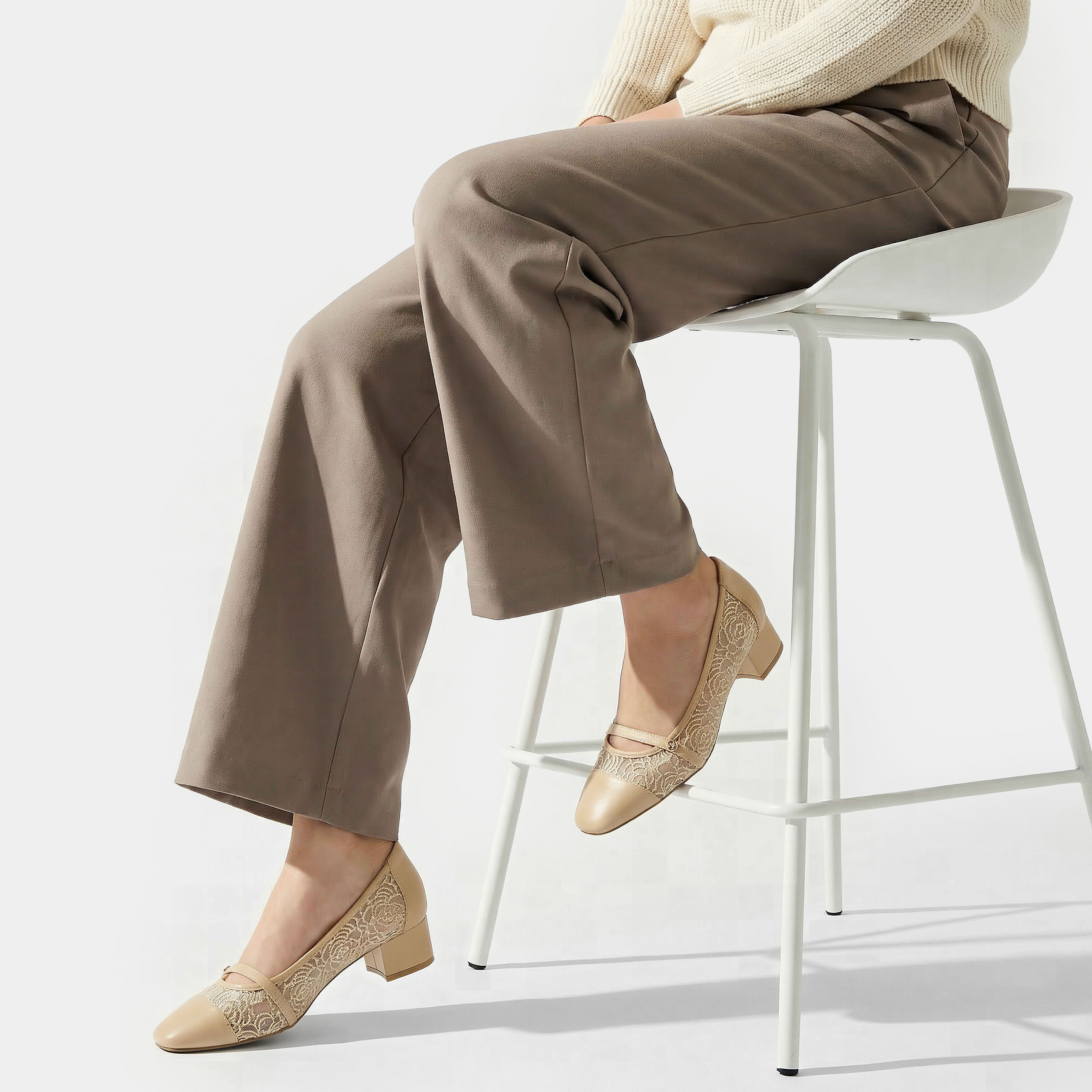 حذاء بومب بكعب سميك وتفاصيل دانتيل للنساء من سيليست-women-shoes-sandals-heeled-image-2