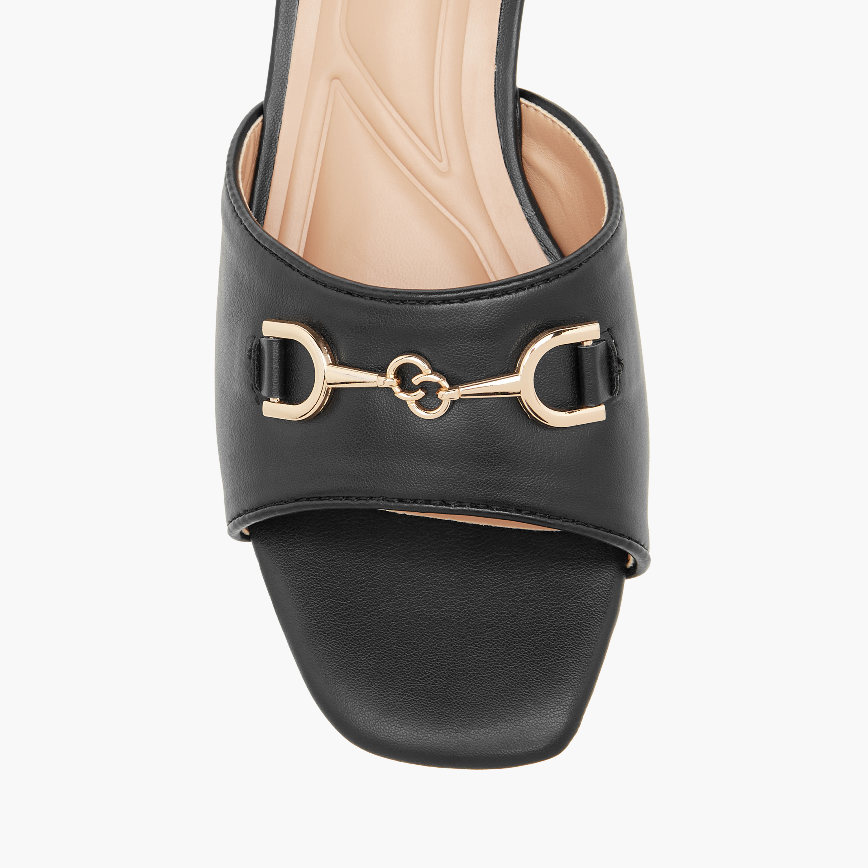 صندل سهل الارتداء بكعب سميك وزخارف شعار للنساء من سيليست-women-shoes-sandals-heeled-image-5