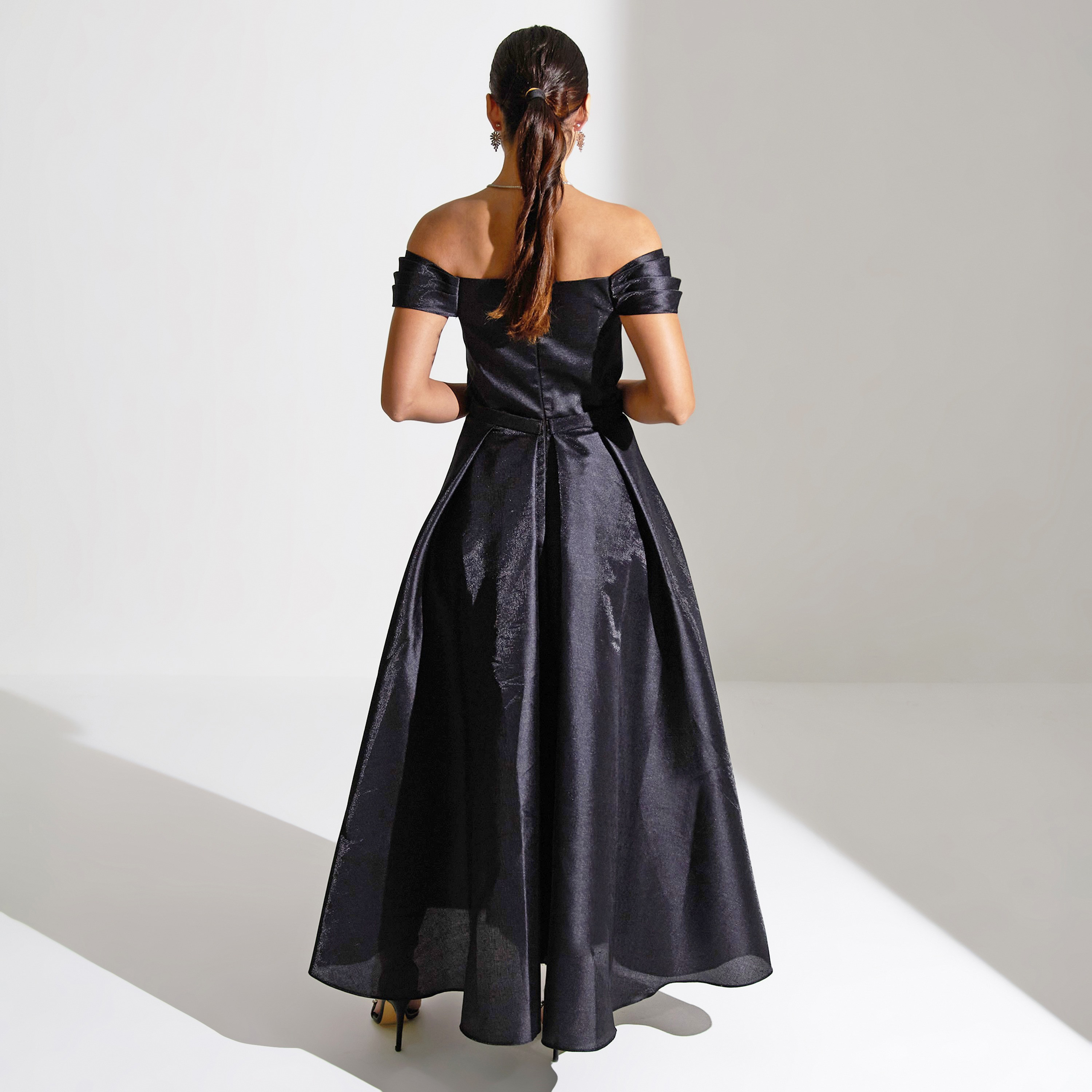 فستان سهرة ماكسي نسائي من أكاديا بتصميم طبقات مكشوفة الكتفين من قماش التفتا-women-clothing-dresses-image-3
