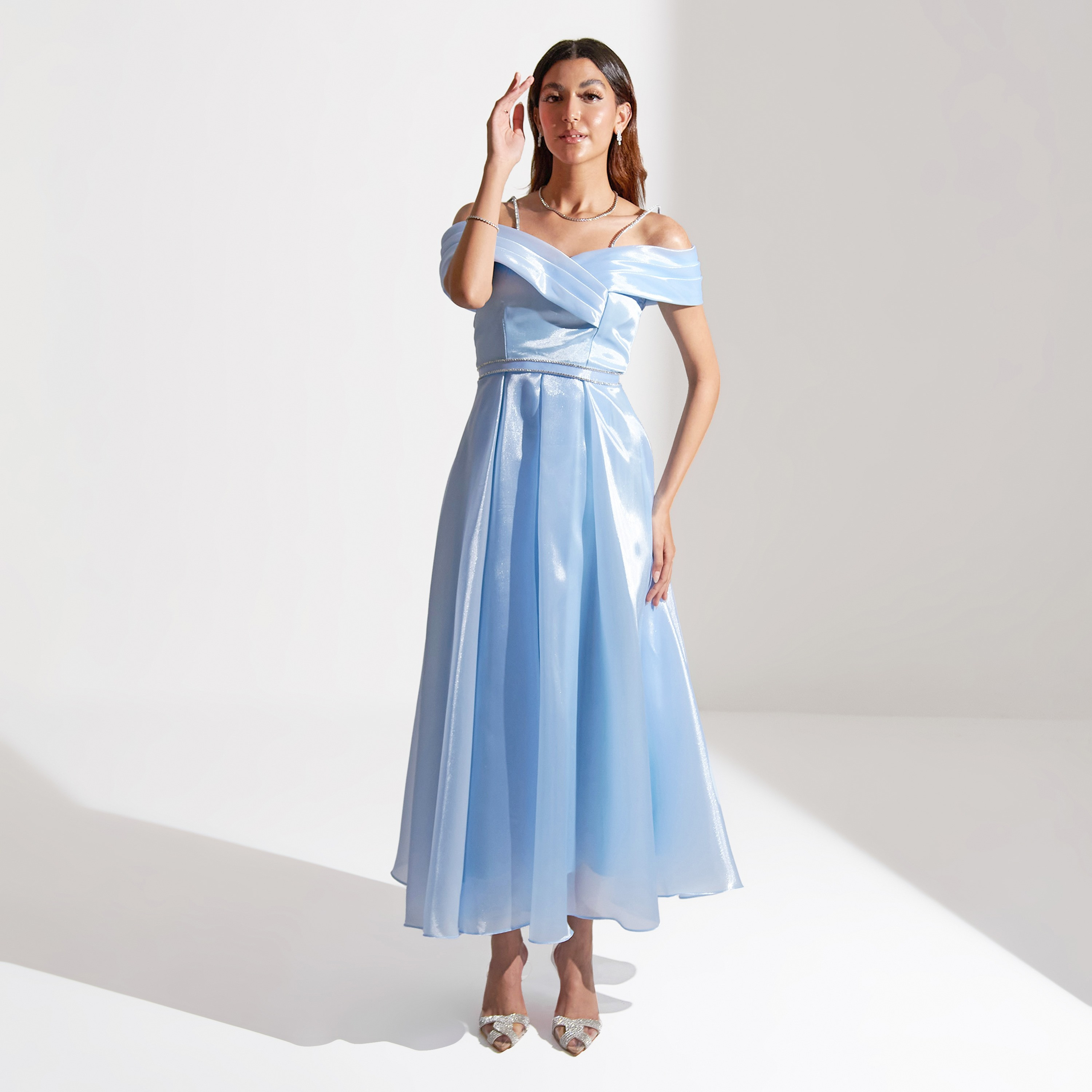 فستان ماكسي نسائي من أكاديا مزين بكتف مكشوف وملفوف من الأورجانزا للسهرات-women-clothing-dresses-image-21