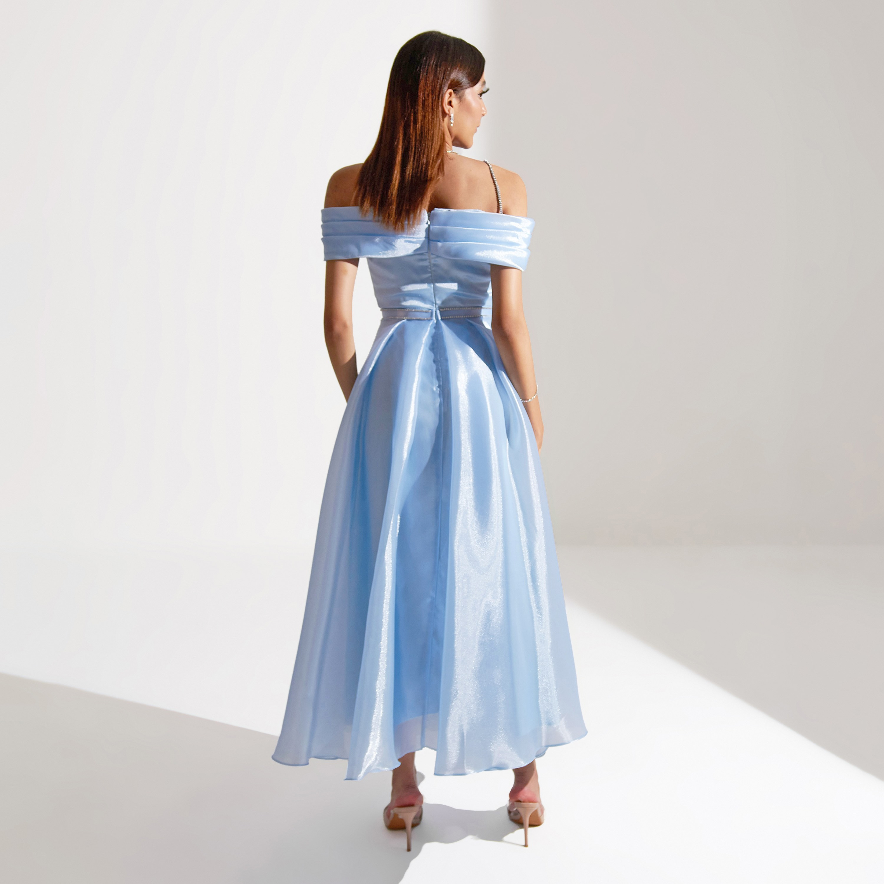 فستان ماكسي نسائي من أكاديا مزين بكتف مكشوف وملفوف من الأورجانزا للسهرات-women-clothing-dresses-image-23