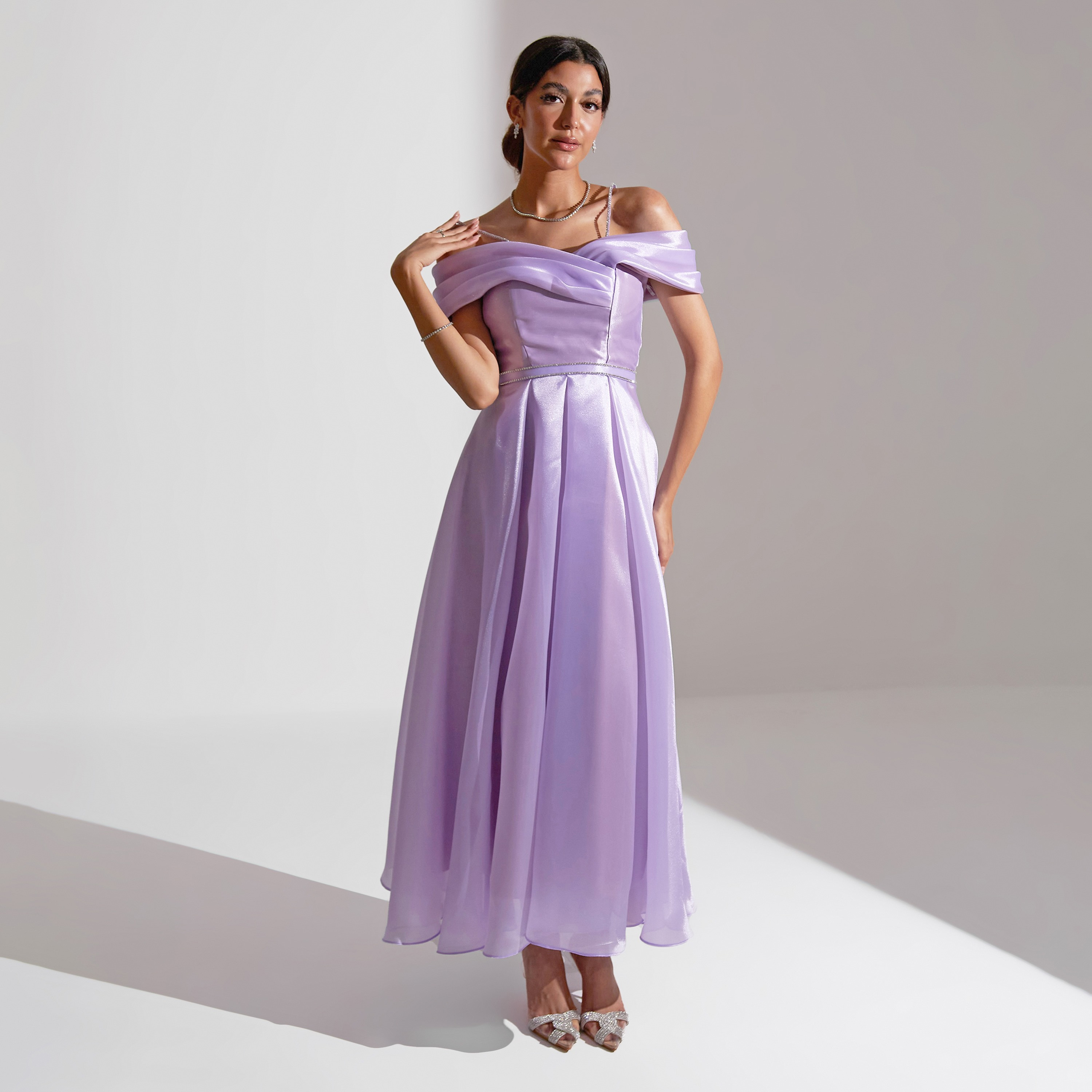 فستان ماكسي نسائي من أكاديا مزين بكتف مكشوف وملفوف من الأورجانزا للسهرات-women-clothing-dresses-image-7