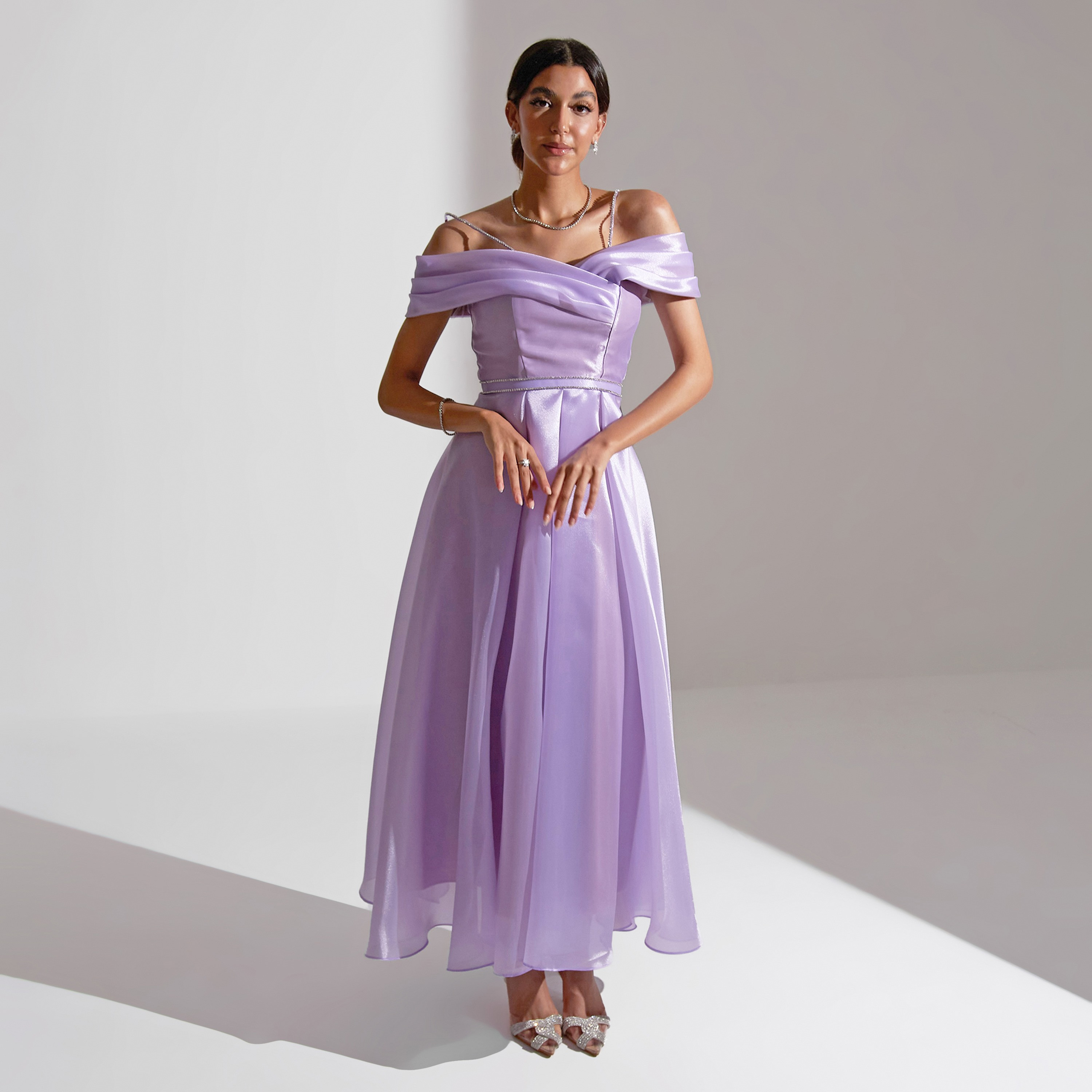 فستان ماكسي نسائي من أكاديا مزين بكتف مكشوف وملفوف من الأورجانزا للسهرات-women-clothing-dresses-image-10