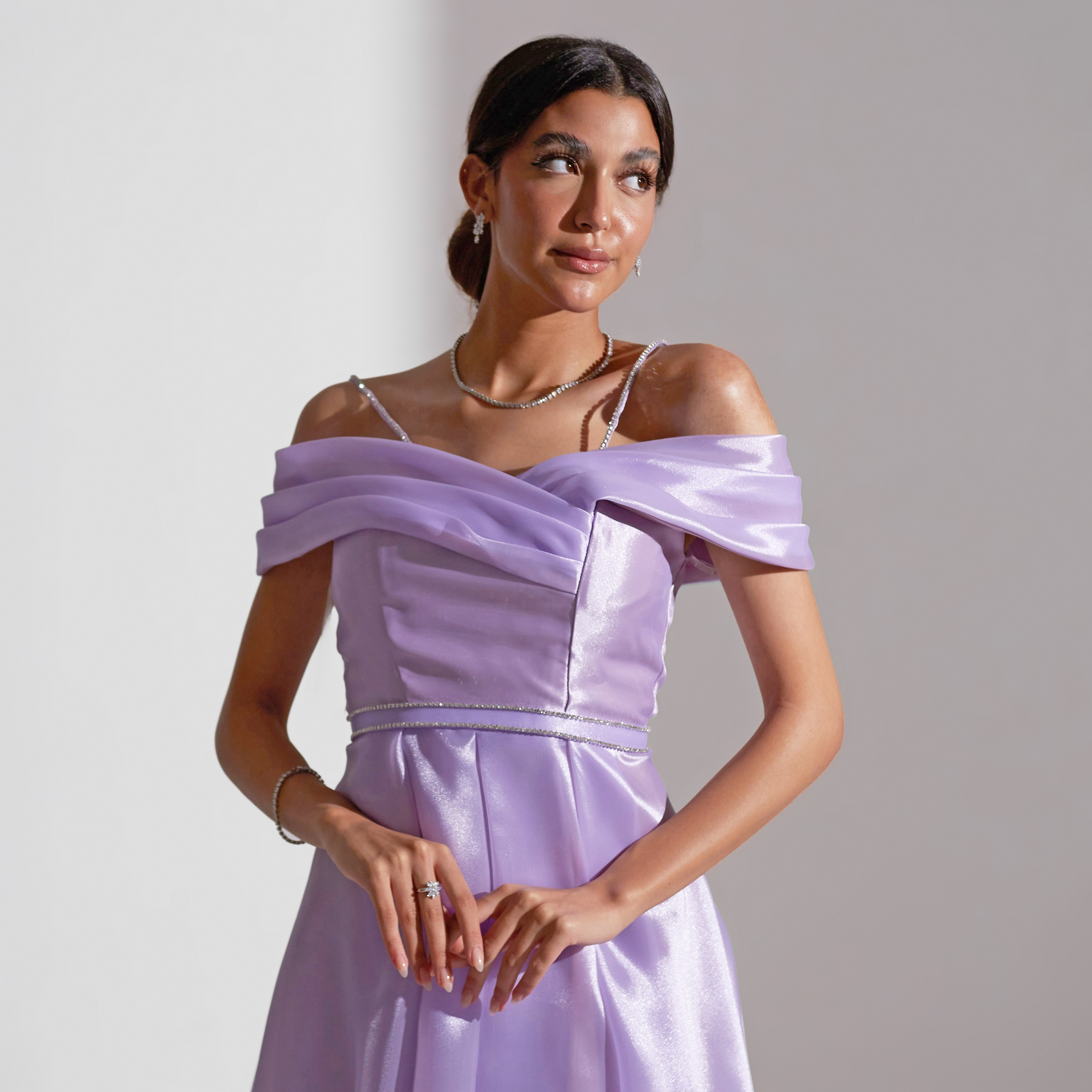 فستان ماكسي نسائي من أكاديا مزين بكتف مكشوف وملفوف من الأورجانزا للسهرات-women-clothing-dresses-image-12