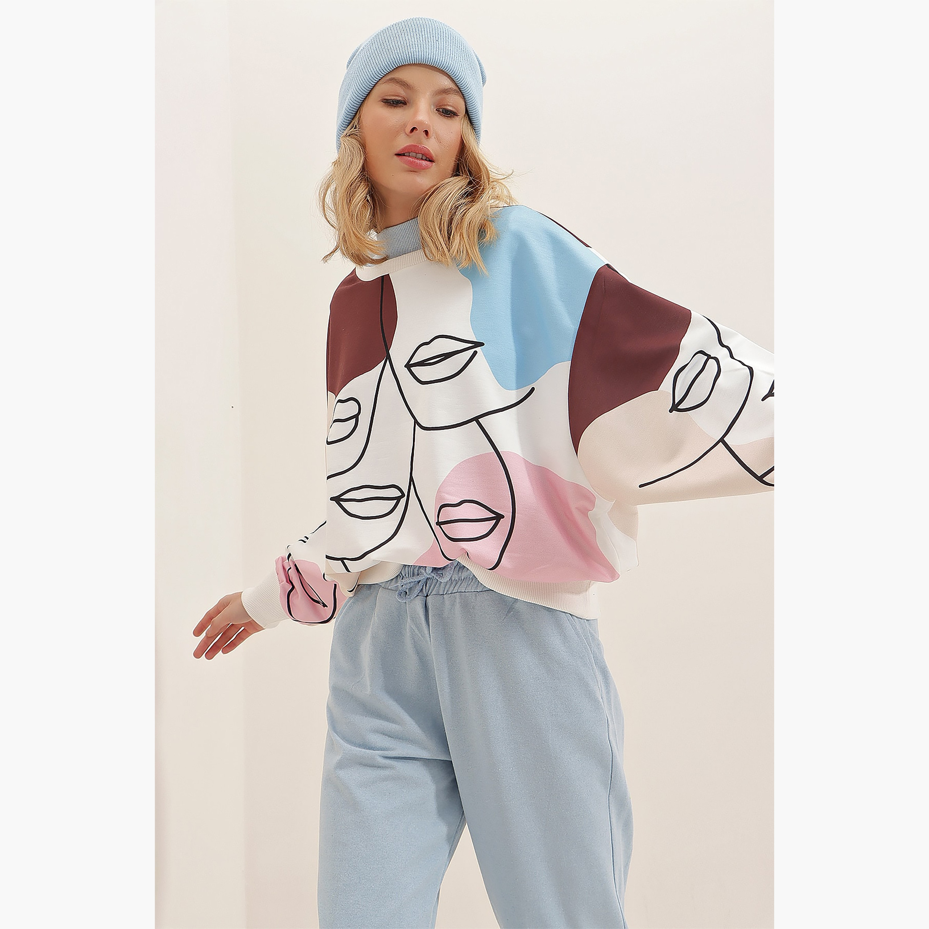 تريند ألاجاتي ستايل سويت شيرت نسائي بلون القهوة بتصميم ألوان متباينة-women-clothing-hoodiesandsweatshirts-sweatshirts-image-2