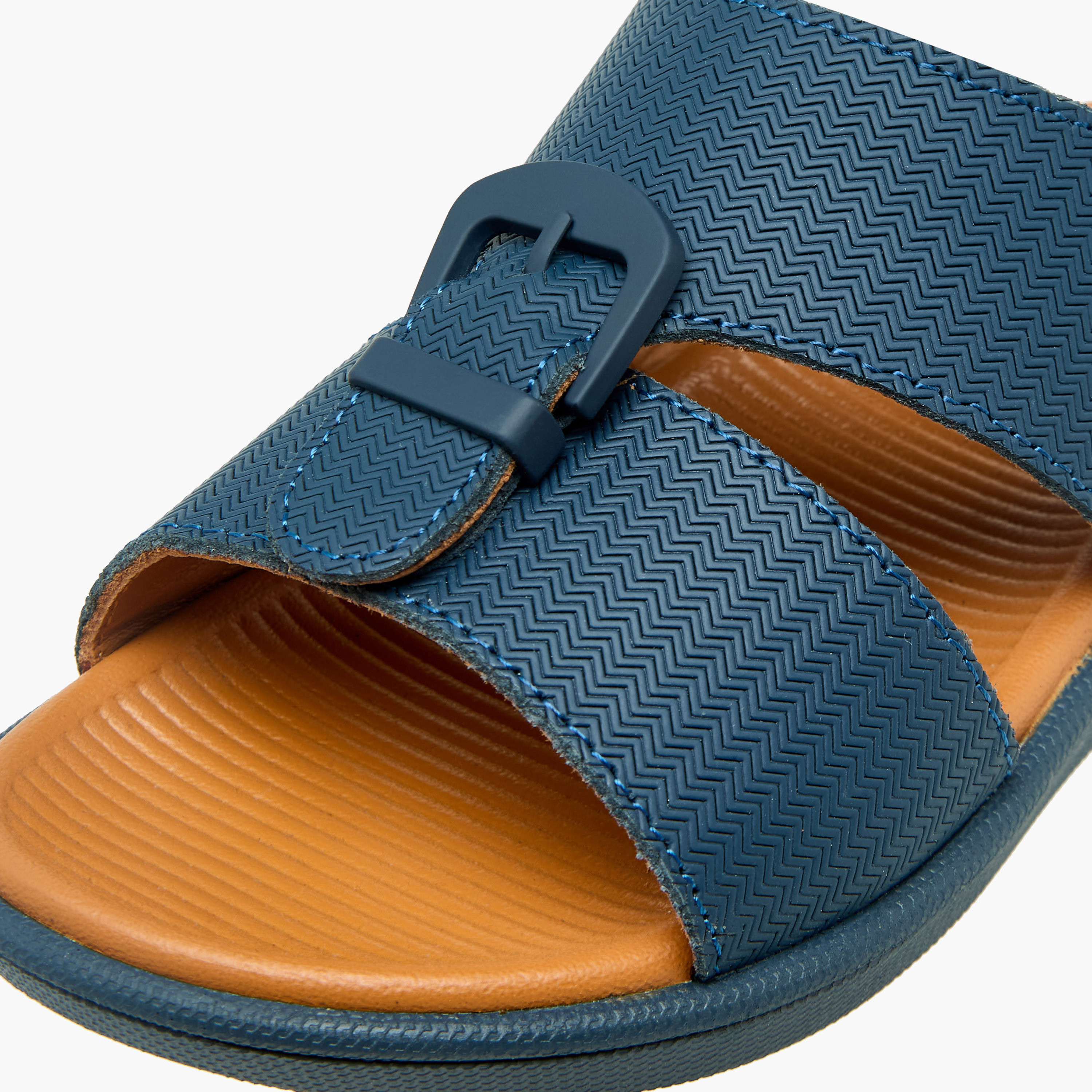 صندل عربي بزينة إبزيم للأولاد من لو كونفورت-boys-shoes-sandals-image-4
