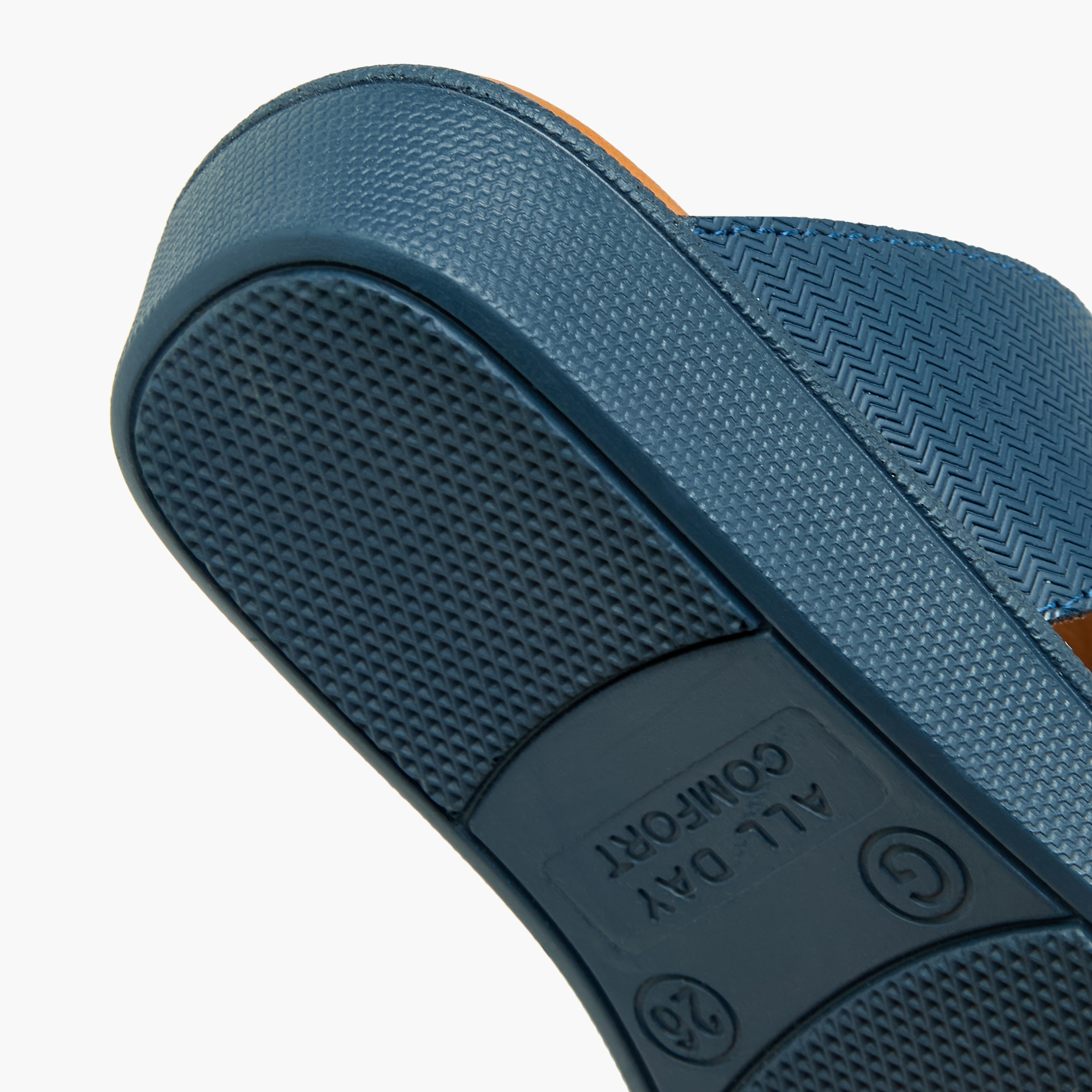 صندل عربي بزينة إبزيم للأولاد من لو كونفورت-boys-shoes-sandals-image-6