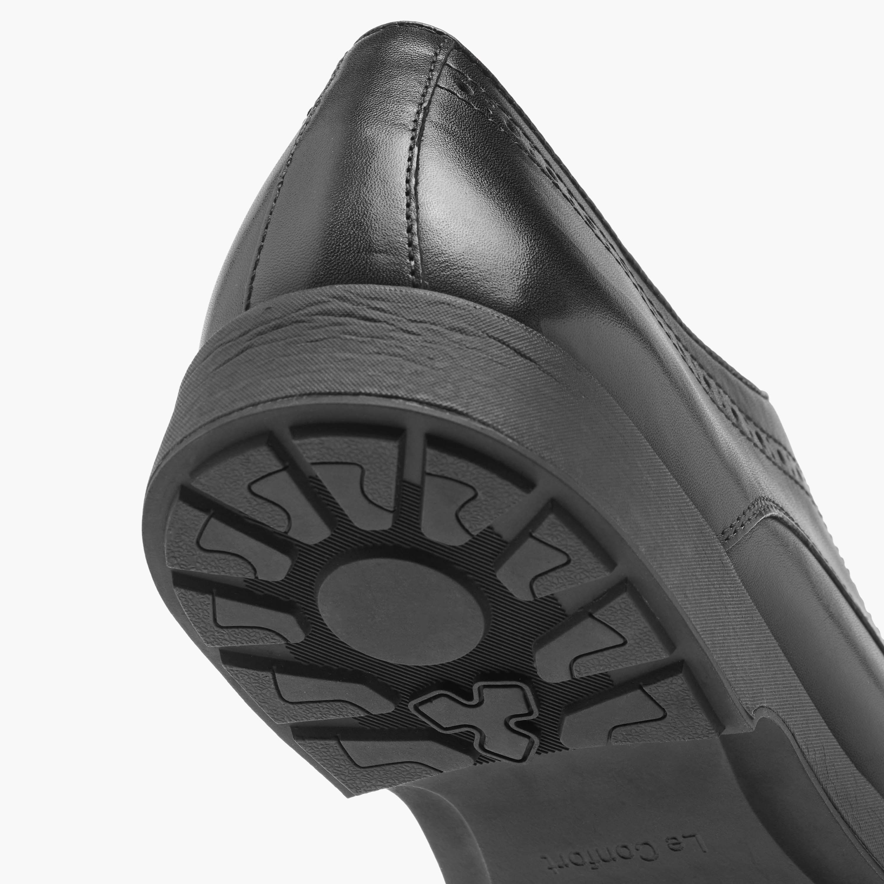 حذاء ديربي إير تيك جلد بتفاصيل مثقبة ورباط إغلاق من لو كونفورت-men-shoes-formalshoes-image-5