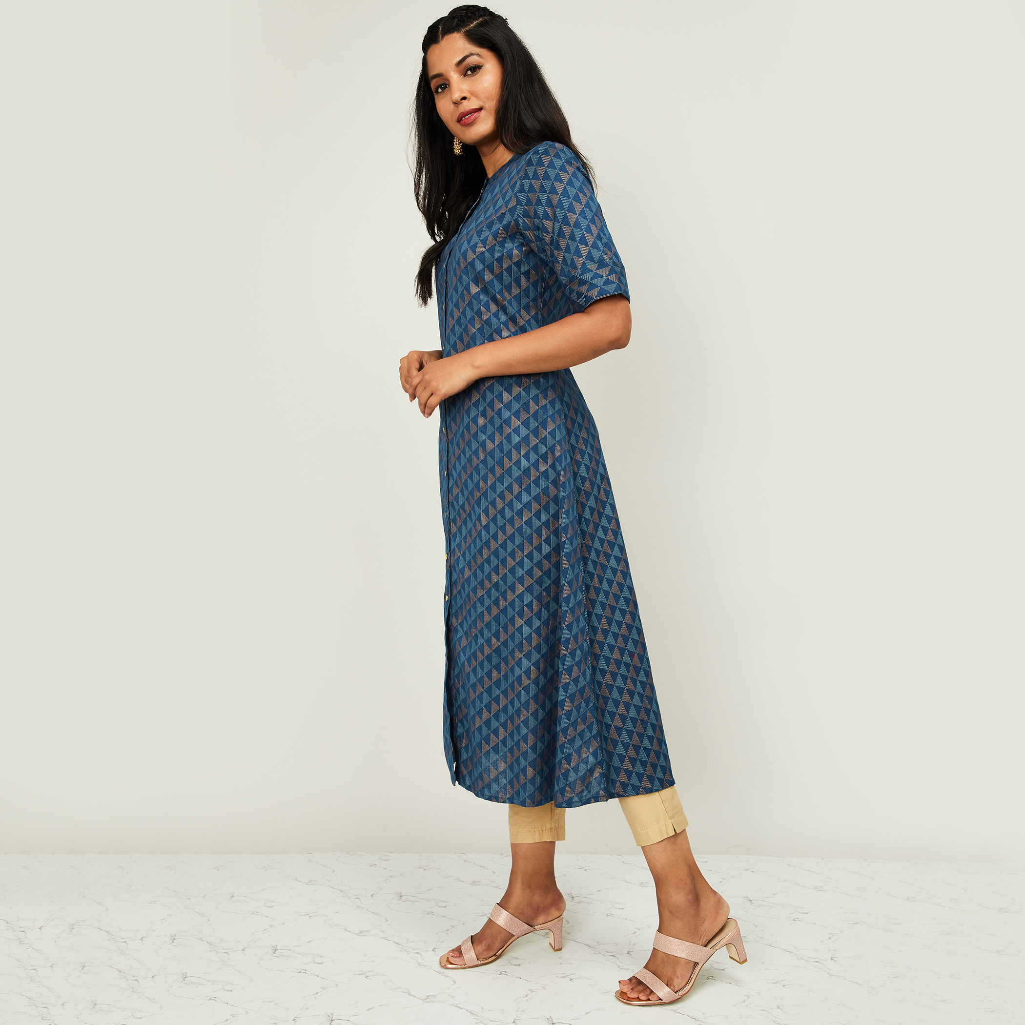 كورتا تقليديّة بطبعات وياقة ماندارين وأكمام 3/4 من ميلانج-women-clothing-ethnicwear-kurtas-image-3