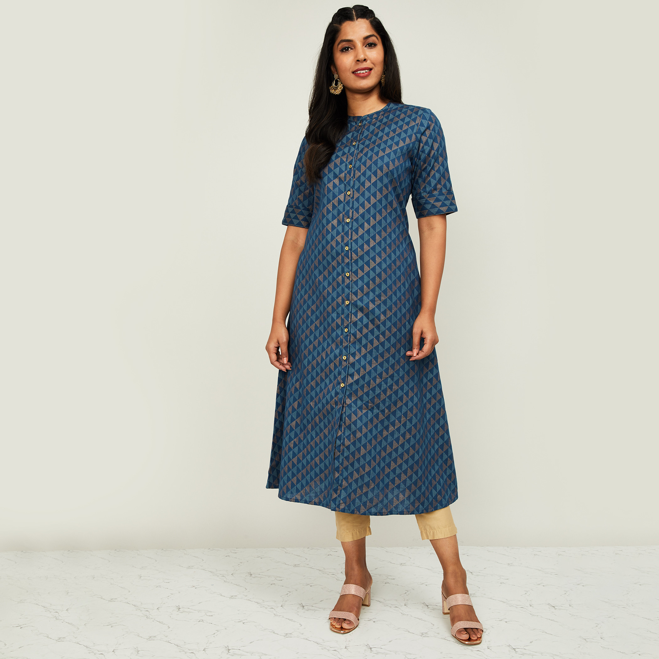 كورتا تقليديّة بطبعات وياقة ماندارين وأكمام 3/4 من ميلانج-women-clothing-ethnicwear-kurtas-image-6