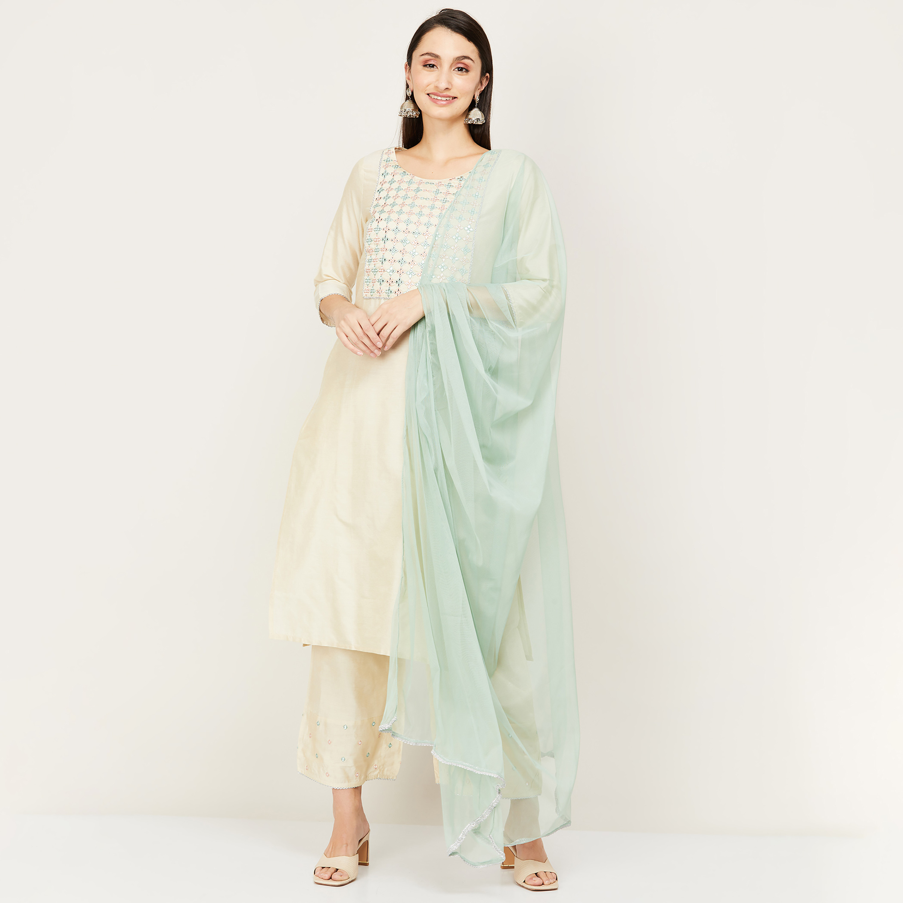 مجموعة كورتا وبالازوزس مع دوباتا مطرزة مع عمل مرآة بلون كريمي من ميلانج للنساء-women-clothing-ethnicwear-salwarsuits-image-1