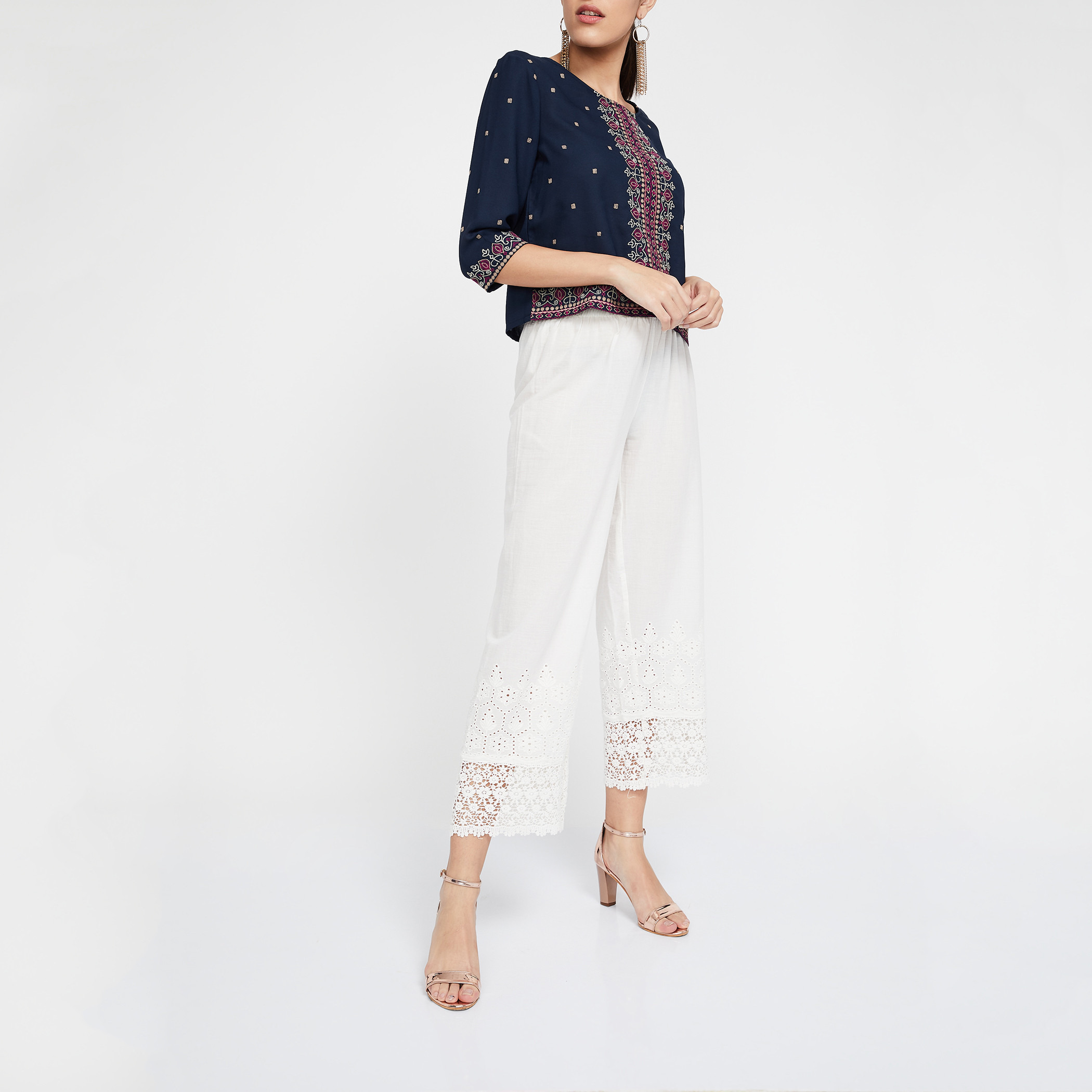 بنطلون تقليدي بخصر مطّاطي متوسّط الارتفاع وأطراف دانتيل من ميلانج-women-clothing-ethnicwear-bottoms-pants-image-1