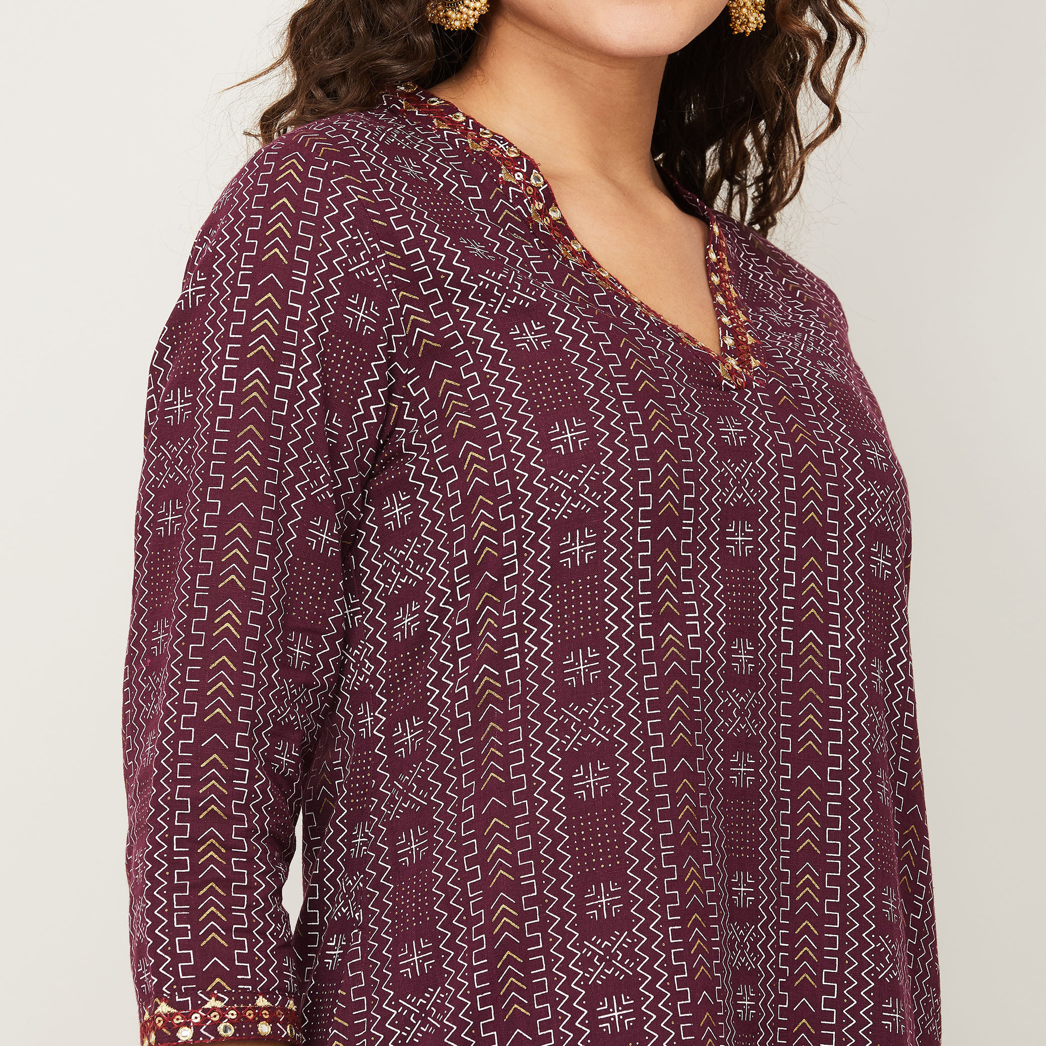Melange Women Burgundy Printed Pocket Detail V-Neck Straight Kurta-women-clothing-ethnicwear-kurtas-image-4