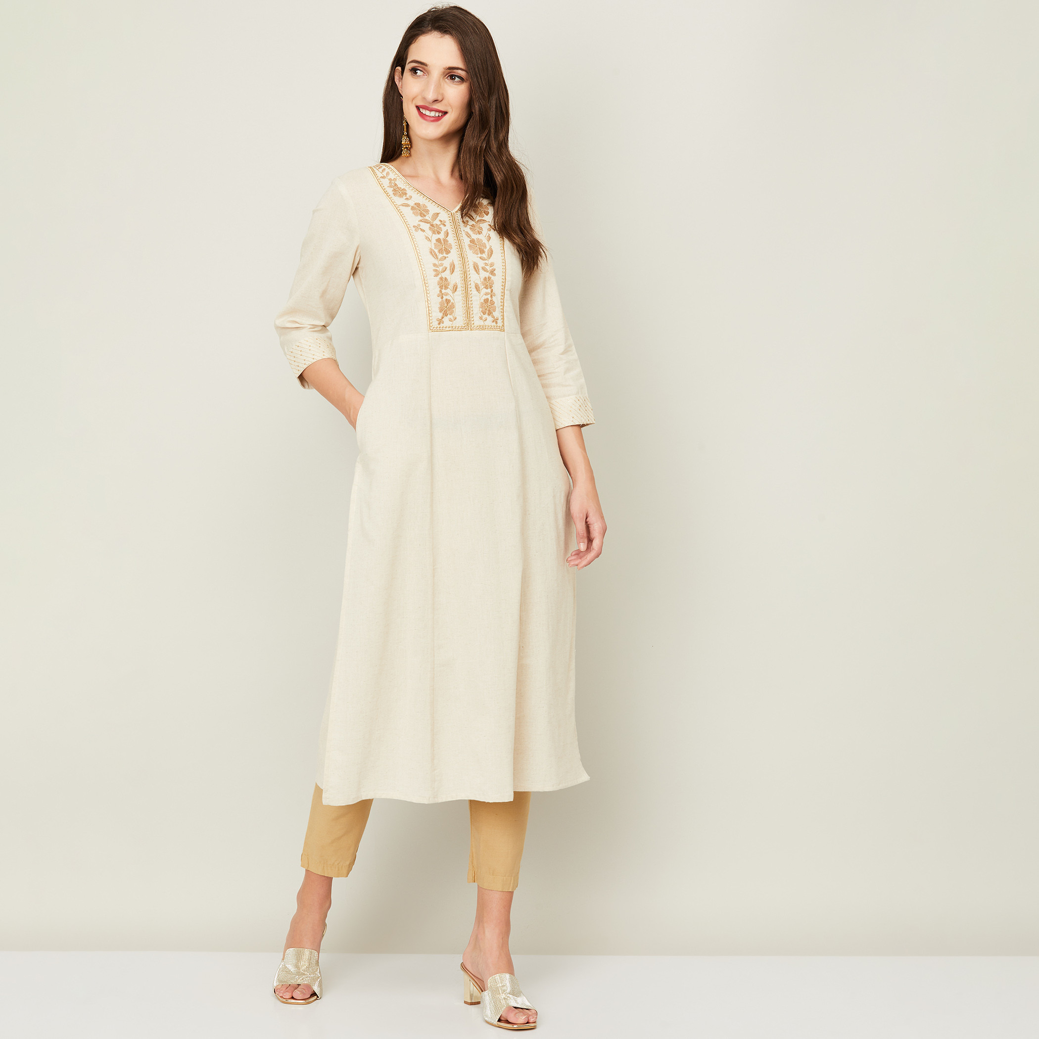 ميلانج أبيض قمم-women-clothing-ethnicwear-kurtas-image-1