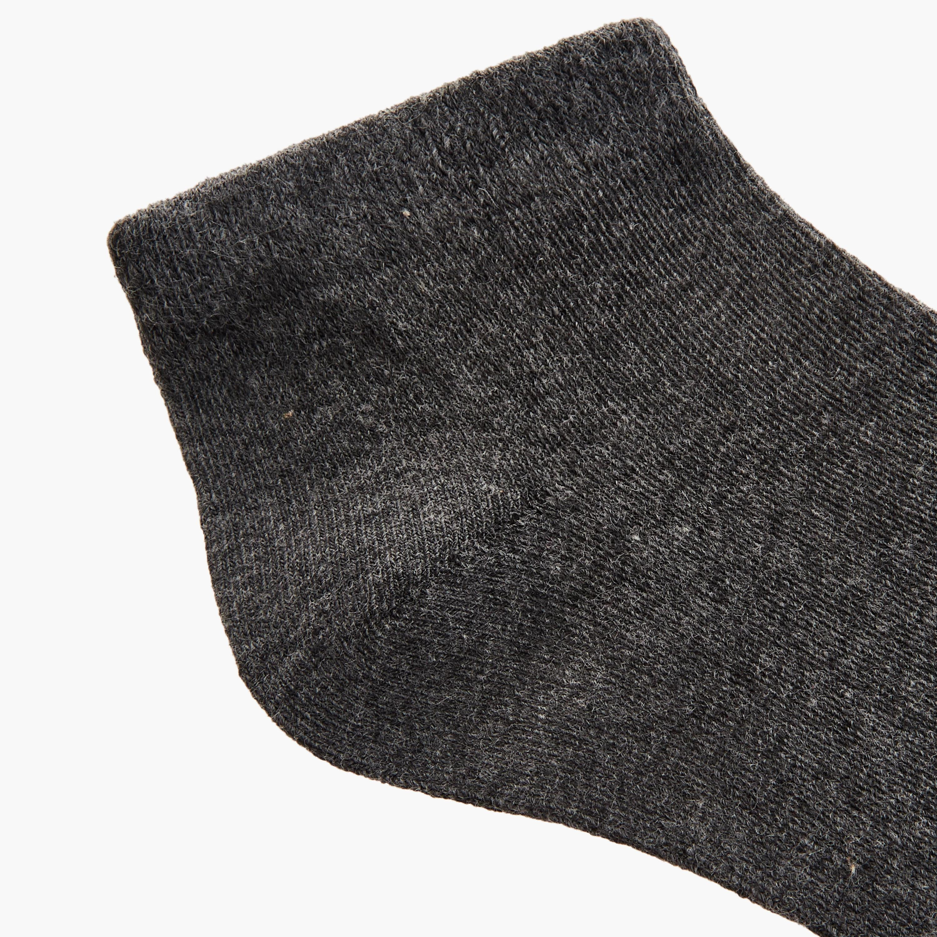 جوارب سادة بطول الكاحل من جلوو - طقم من 4-men-socks-image-5