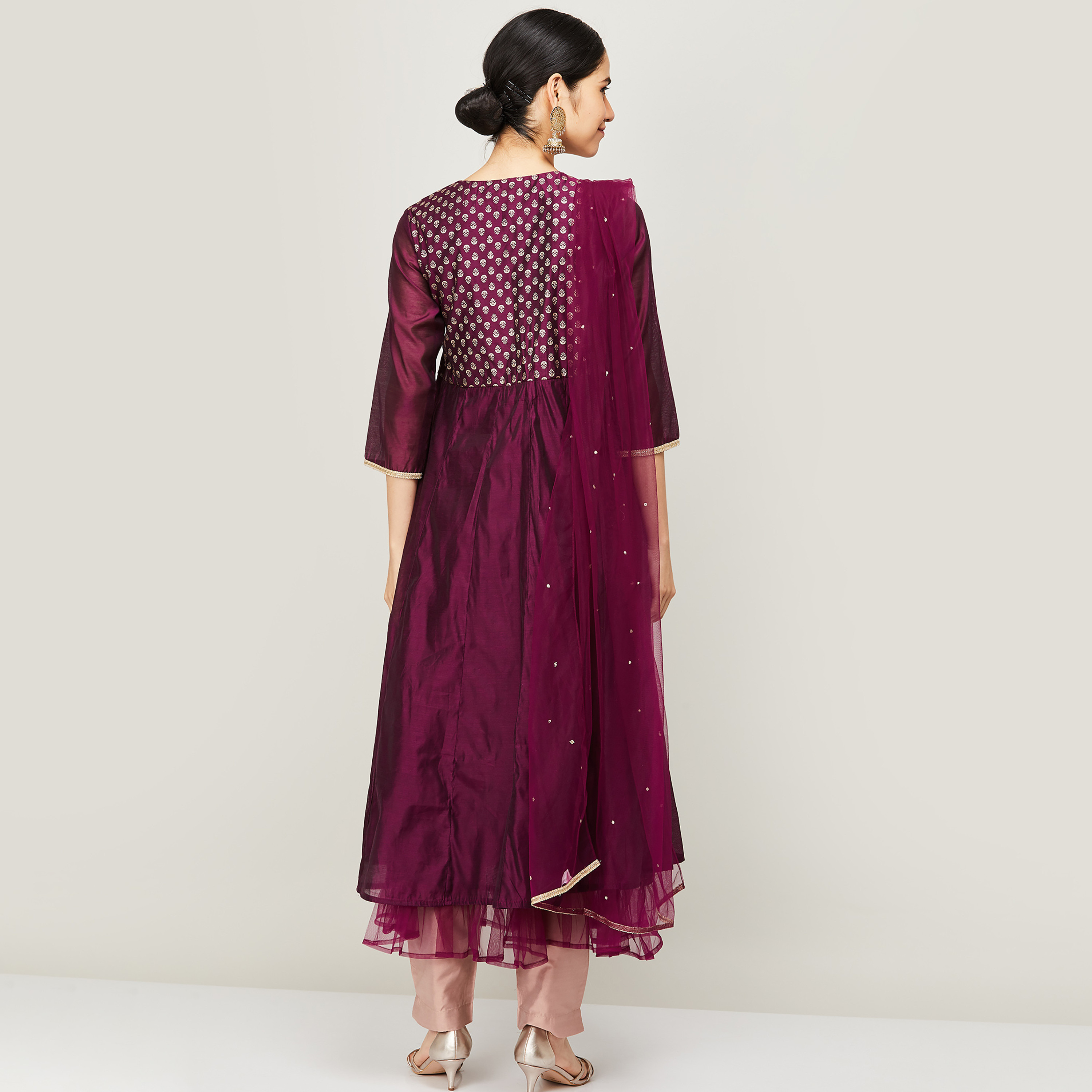 كورتا نسائي من مزيج النبيذ المطبوع على شكل اى مع دوباتا مزخرفة-women-clothing-ethnicwear-salwarsuits-image-5