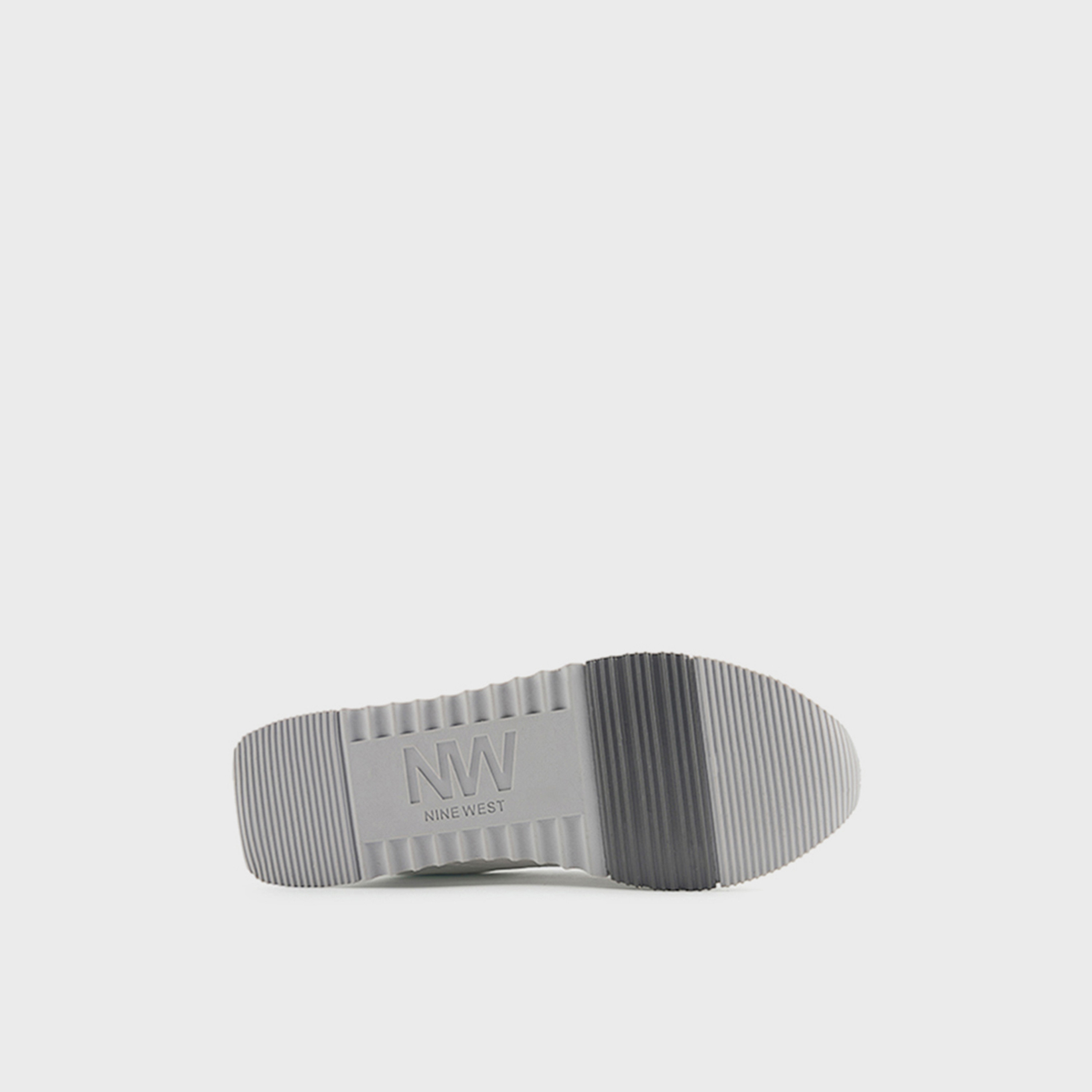 ناين ويست -  حذاء رياضي نسائي برباط، مسطح، منخفض الكاحل | MERIN-5FX-women-shoes-sneakers-image-4