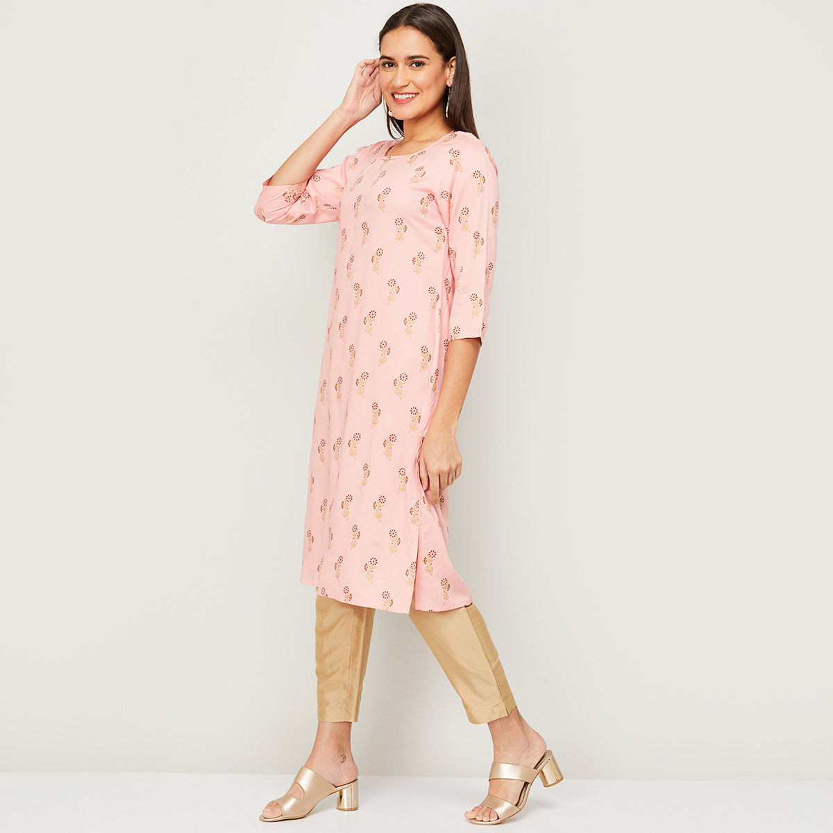 كورتا مستقيمة من ميلانج برقبة دائرية مطبوعة باللون الخوخي للنساء مع جيوب جانبية-women-clothing-ethnicwear-kurtas-image-3