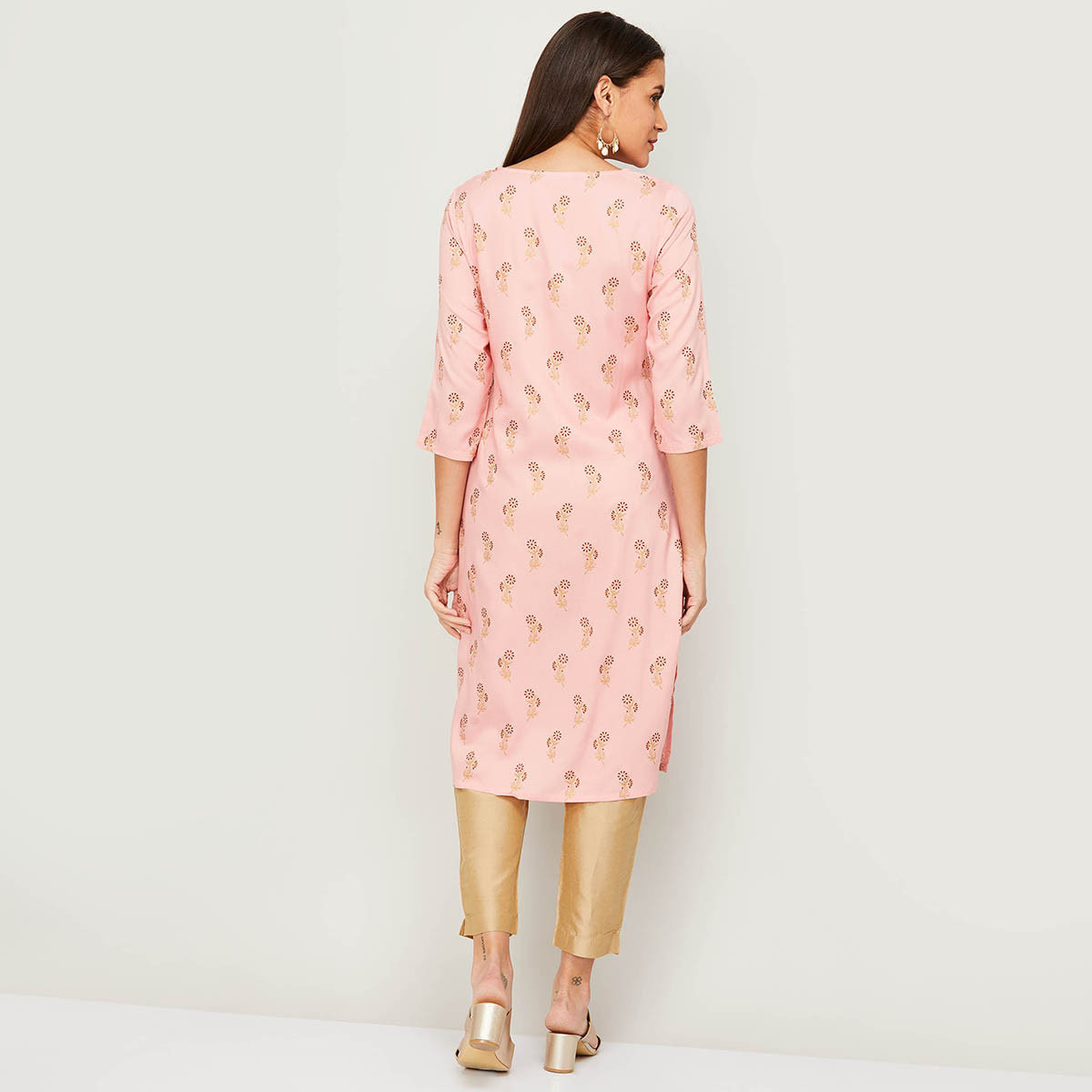 كورتا مستقيمة من ميلانج برقبة دائرية مطبوعة باللون الخوخي للنساء مع جيوب جانبية-women-clothing-ethnicwear-kurtas-image-5