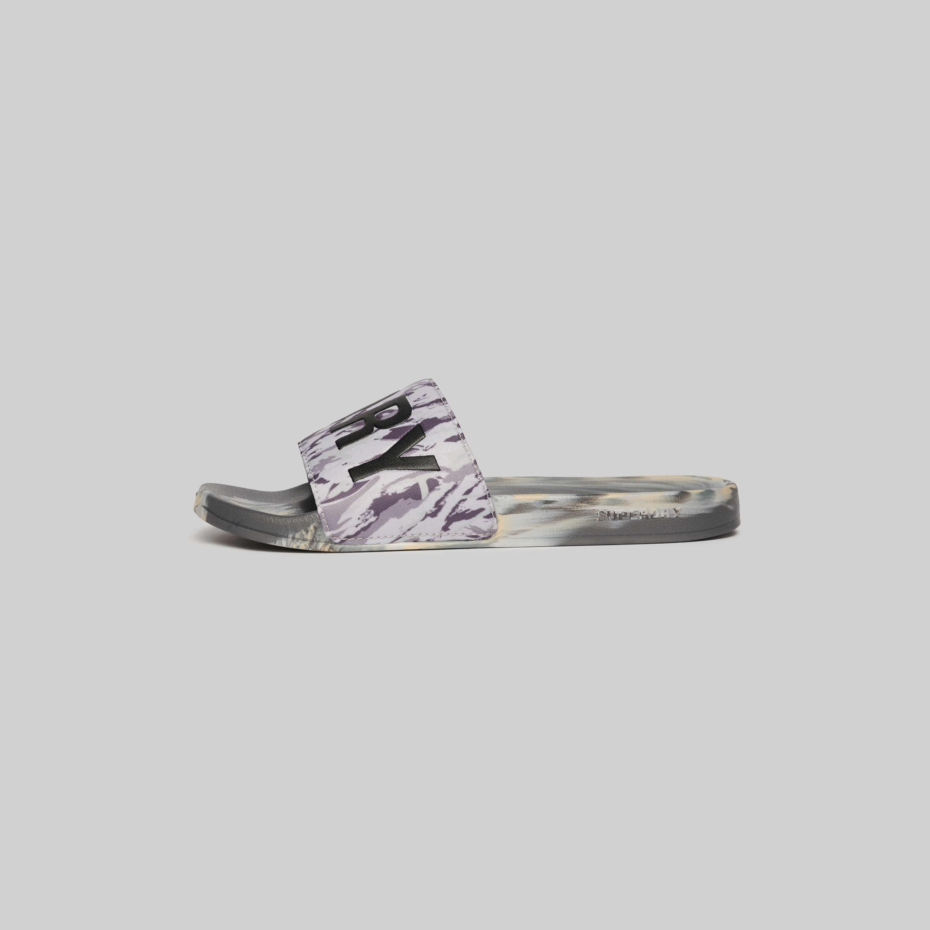 شبشب حمام سباحة مموه بتفاصيل شعار للرجال من سوبر دراي-men-shoes-flipflopsandslides-image-6