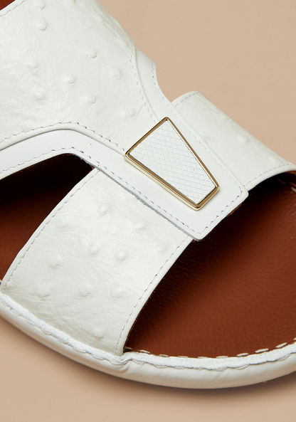 Duchini Mens' Textured Slip-On Arabic Sandals with Metal Detail-Men%27s Sandals-image-4