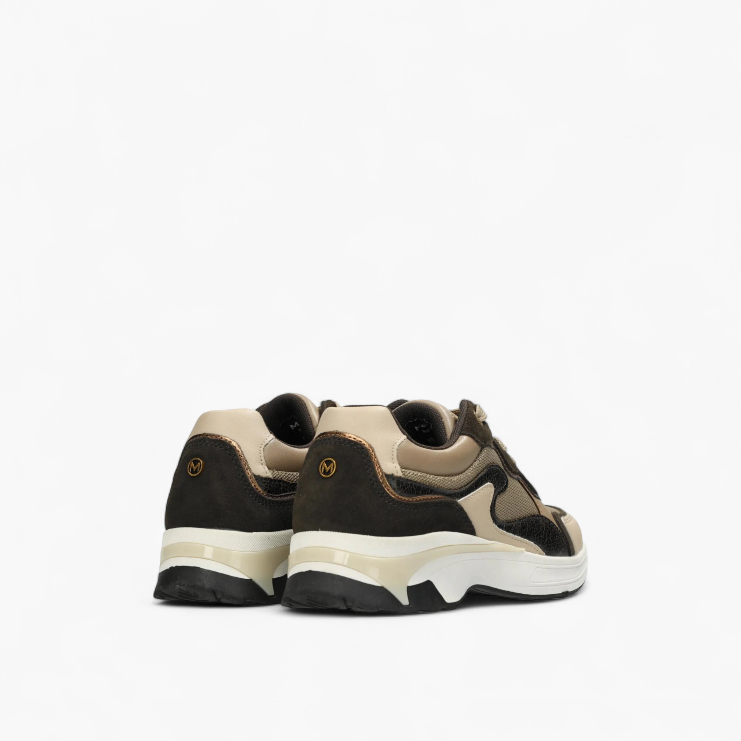 حذاء سنيكرز بقوالب ملونة ورباط إغلاق من ميكس-women-shoes-sneakers-image-3