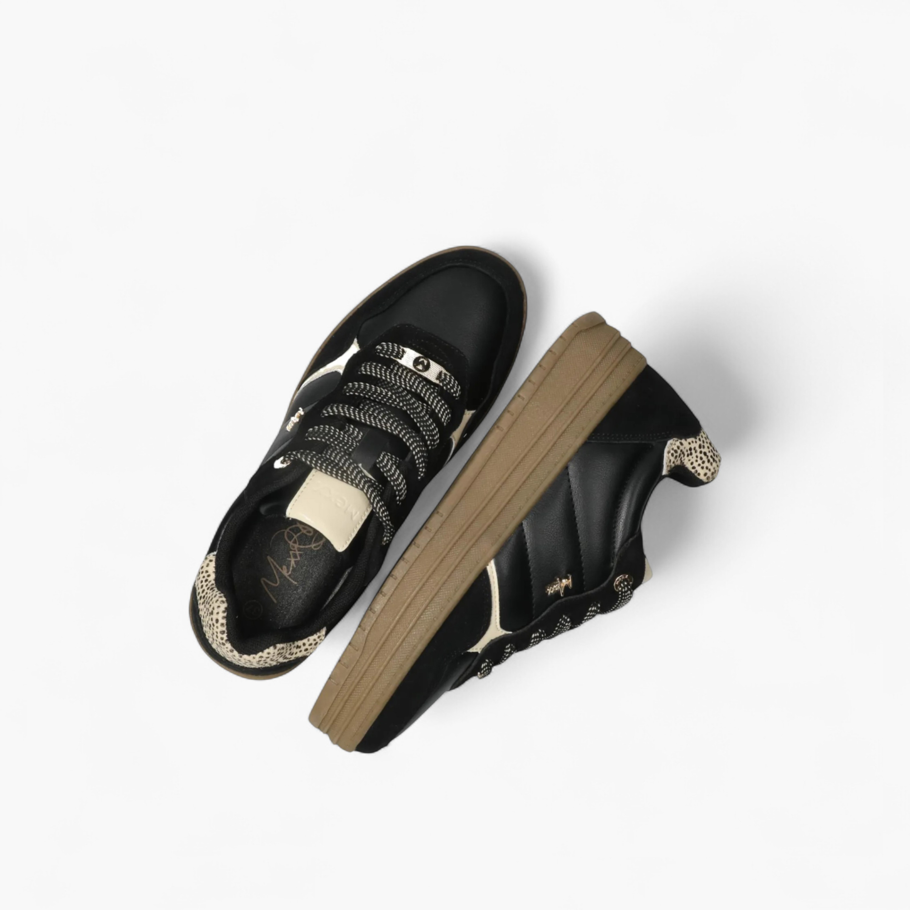 حذاء سنيكرز متعدد التصاميم برباط إغلاق من ميكس-women-shoes-sneakers-image-4